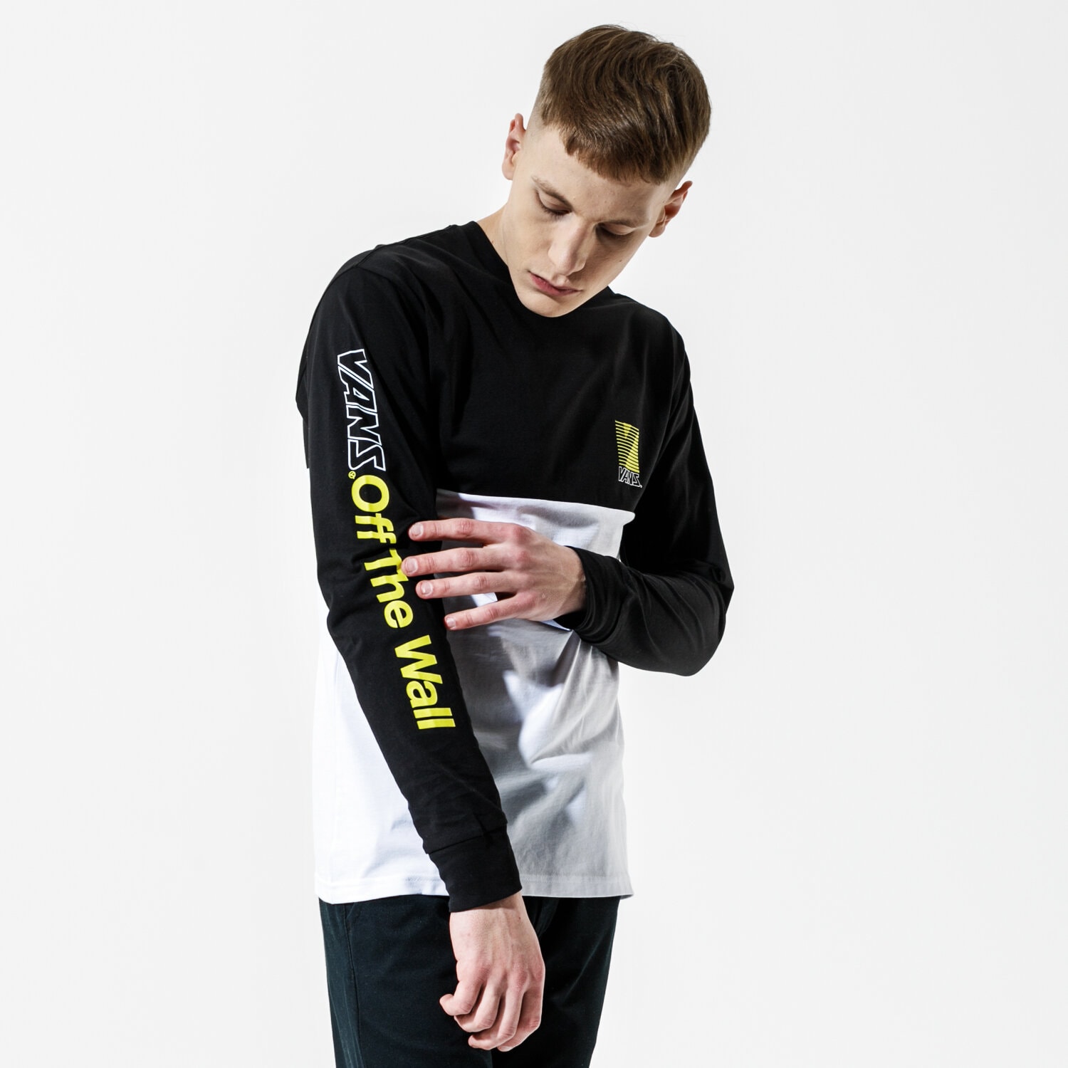 Bărbați tricou VANS TRICOU MN RETRO SPORT COLORBLOCK LS WHITE/BLACK VN0A49QHYB21 Negru