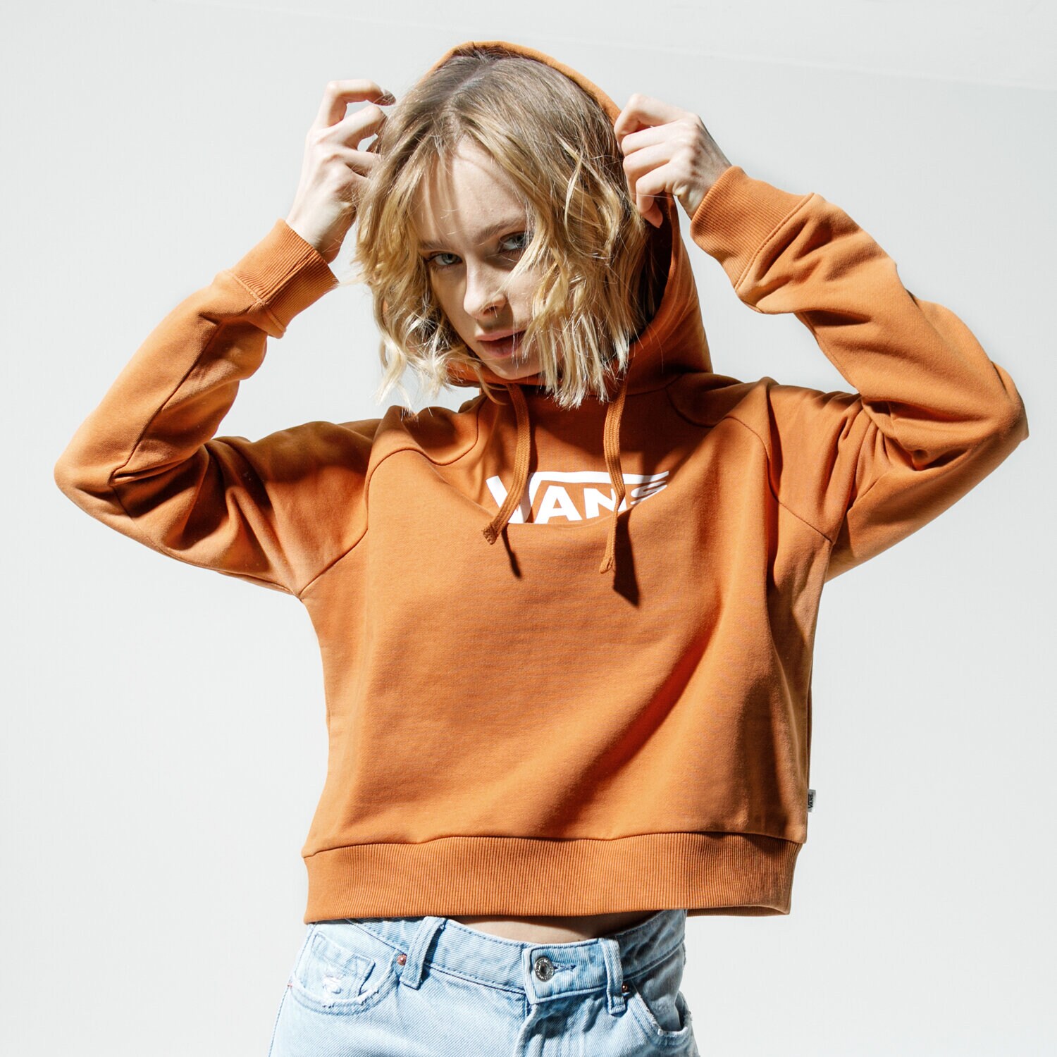 Femei bluză VANS BLUZĂ CU GLUGĂ WM FLYING V FT BOXY HOODIE ADOBE VN0A4BG3VWQ1 Maro