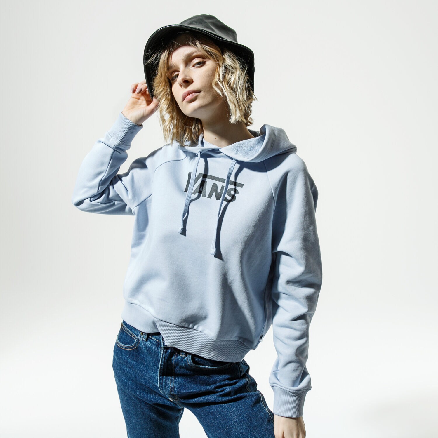 Femei bluză VANS BLUZĂ CU GLUGĂ WM FLYING V FT BOXY HOODIE ZEN BLUE VN0A4BG3VBY1 Albastru