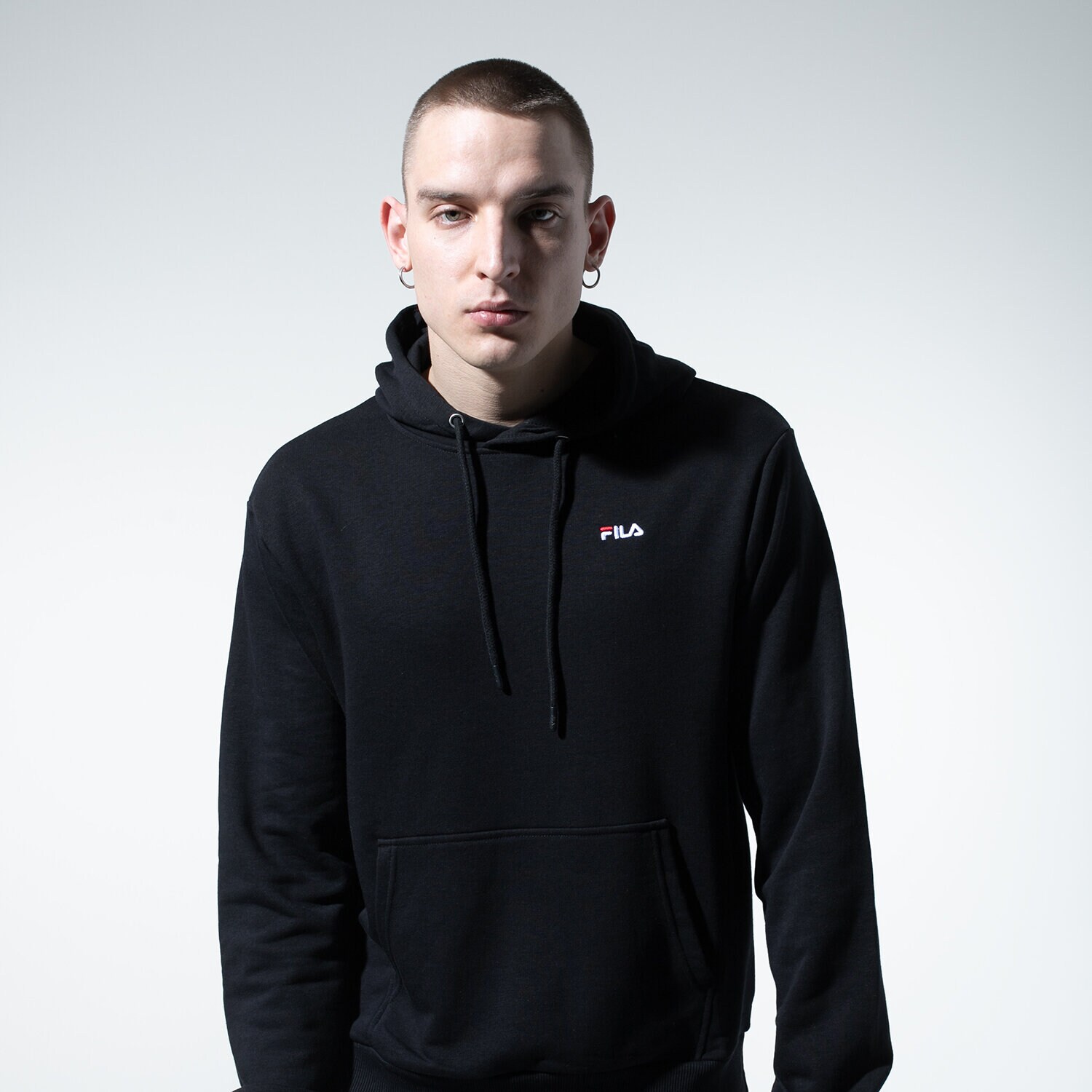 Bărbați bluză FILA BLUZĂ CU GLUGĂ EDISON HOODY 688163002 Negru