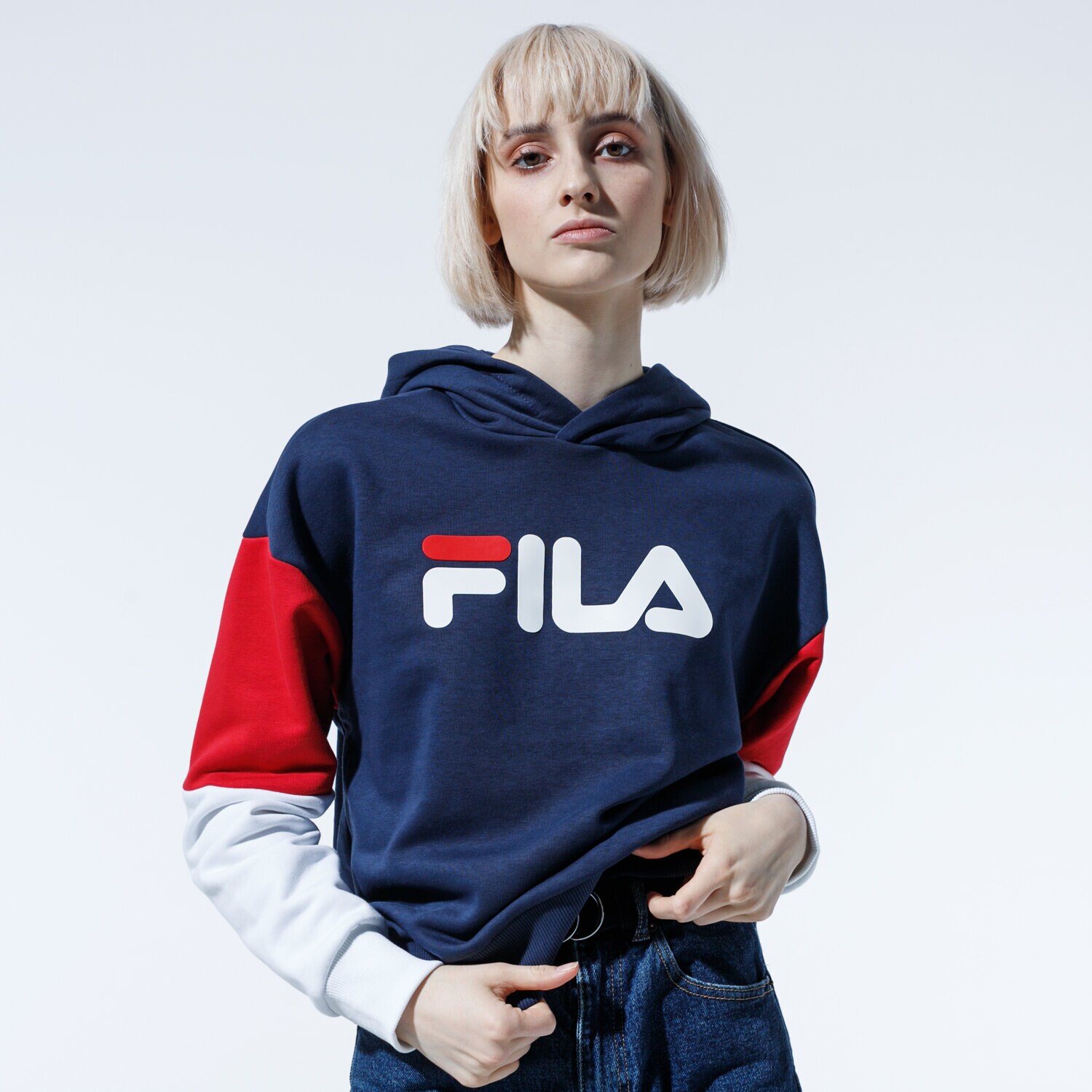 Femei bluză FILA BLUZĂ CU GLUGĂ BLOCKS AND LOGOS 687496K14 Bleumarin