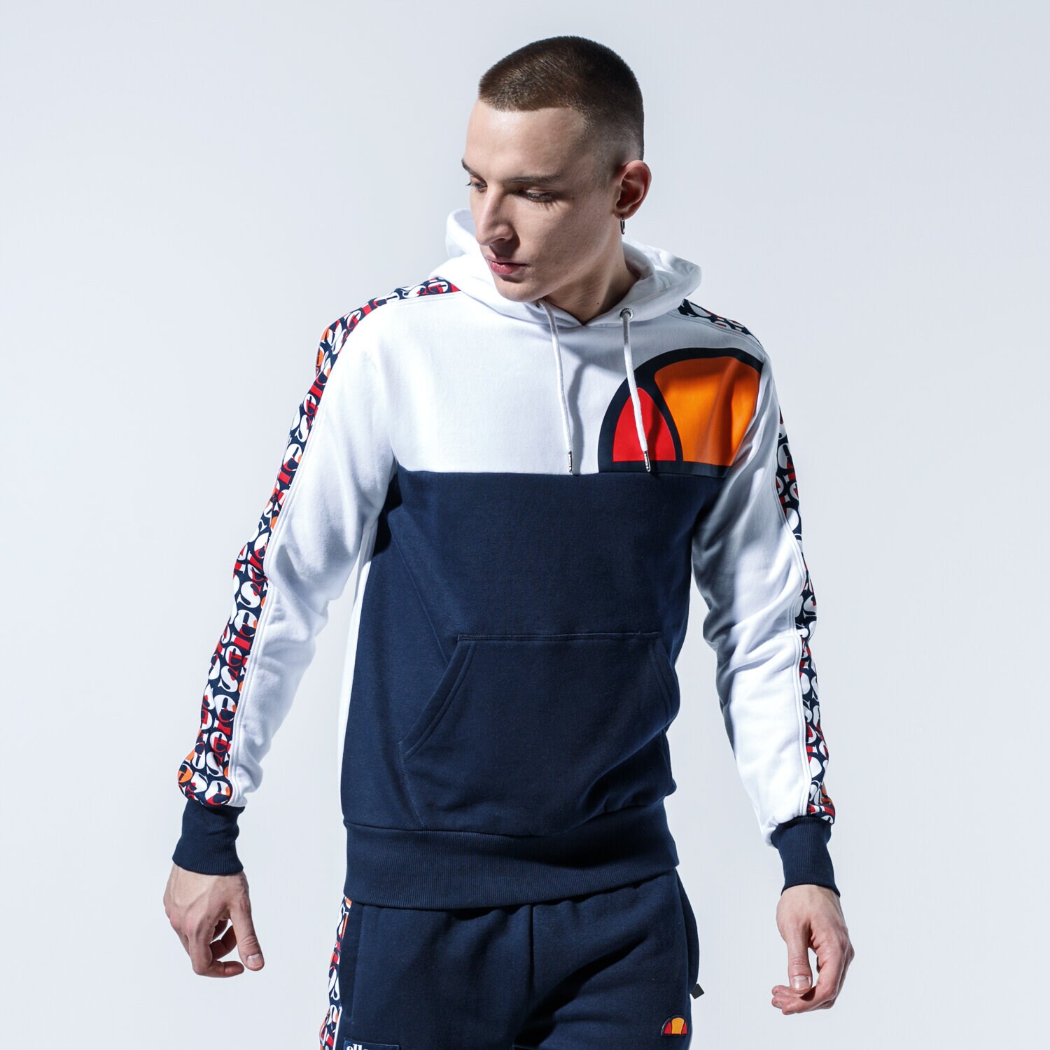 Bărbați bluză ELLESSE BLUZĂ CU GLUGĂ MODELLO SHE08542NAVY Bleumarin