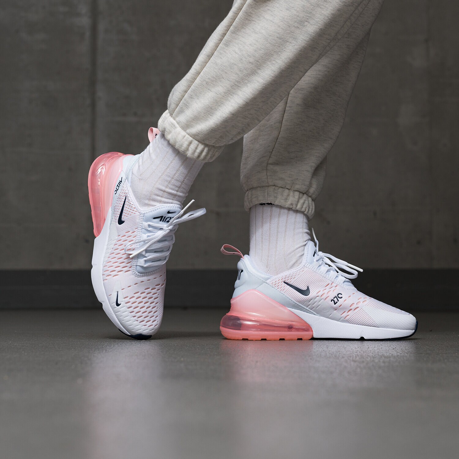 Femei pantofi sport NIKE W AIR MAX 270 AH6789-110 Alb