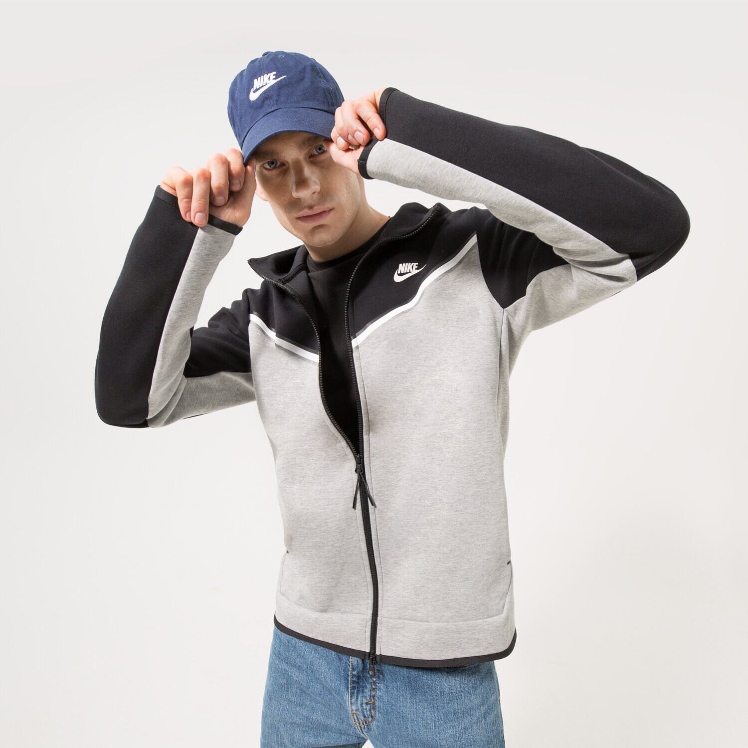 Bărbați bluză NIKE BLUZĂ CU GLUGĂ TECH FLEECE CU4489-016 Gri