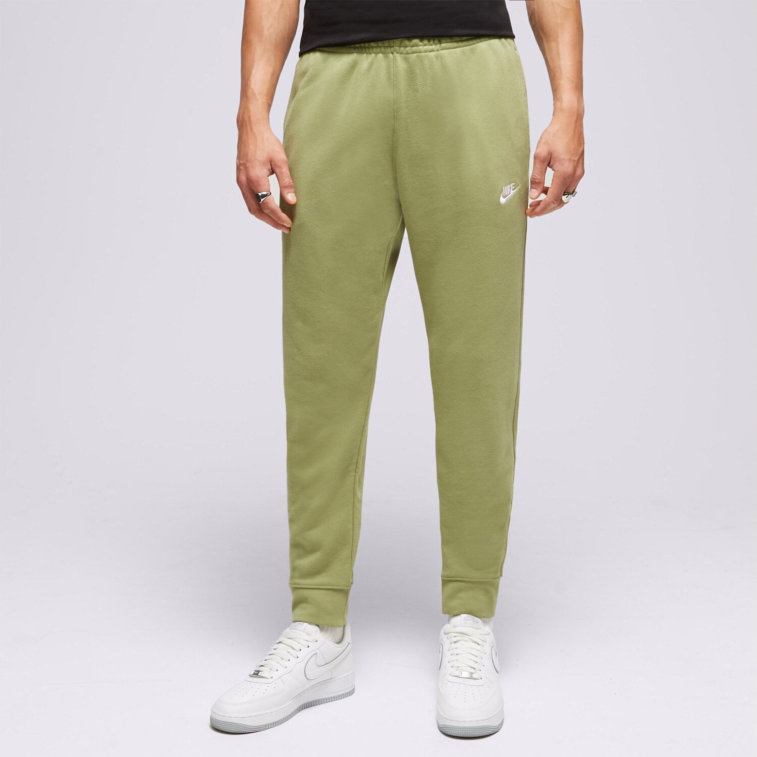 Bărbați pantaloni NIKE PANTALONI  NIKE SPORTSWEAR CLUB BV2679-334 Verde