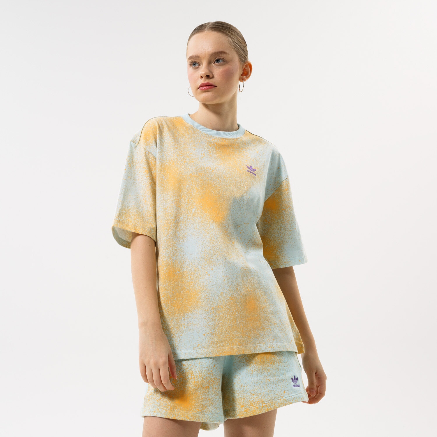 Femei tricou ADIDAS TRICOU AOP TEE HL6598 Mulicolor