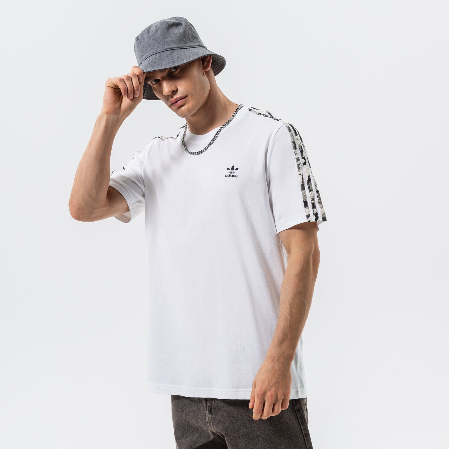 Bărbați tricou ADIDAS TRICOU CAMO 3STR TEE HK2798 Alb