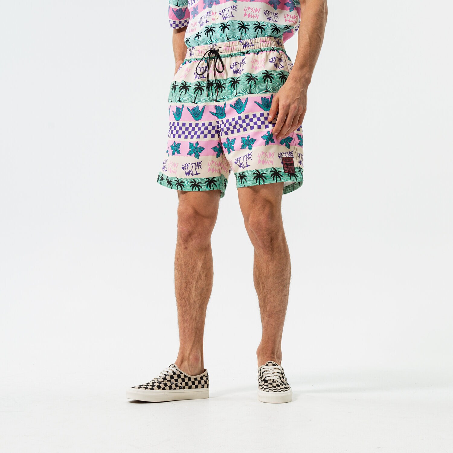 Femei pantaloni scurți VANS PANTALONI SCURȚI CALIFORNIA   STRIPE VOLLEY SHORTS VN0007RUPNK1 Roz