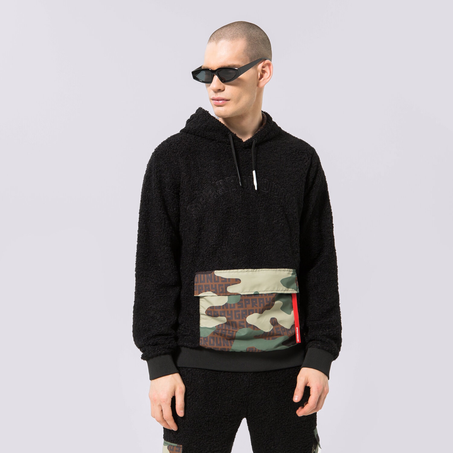 Bărbați bluză SPRAYGROUND BLUZĂ CU GLUGĂ TEDDYCAMO POCKET SP268BLK Mulicolor