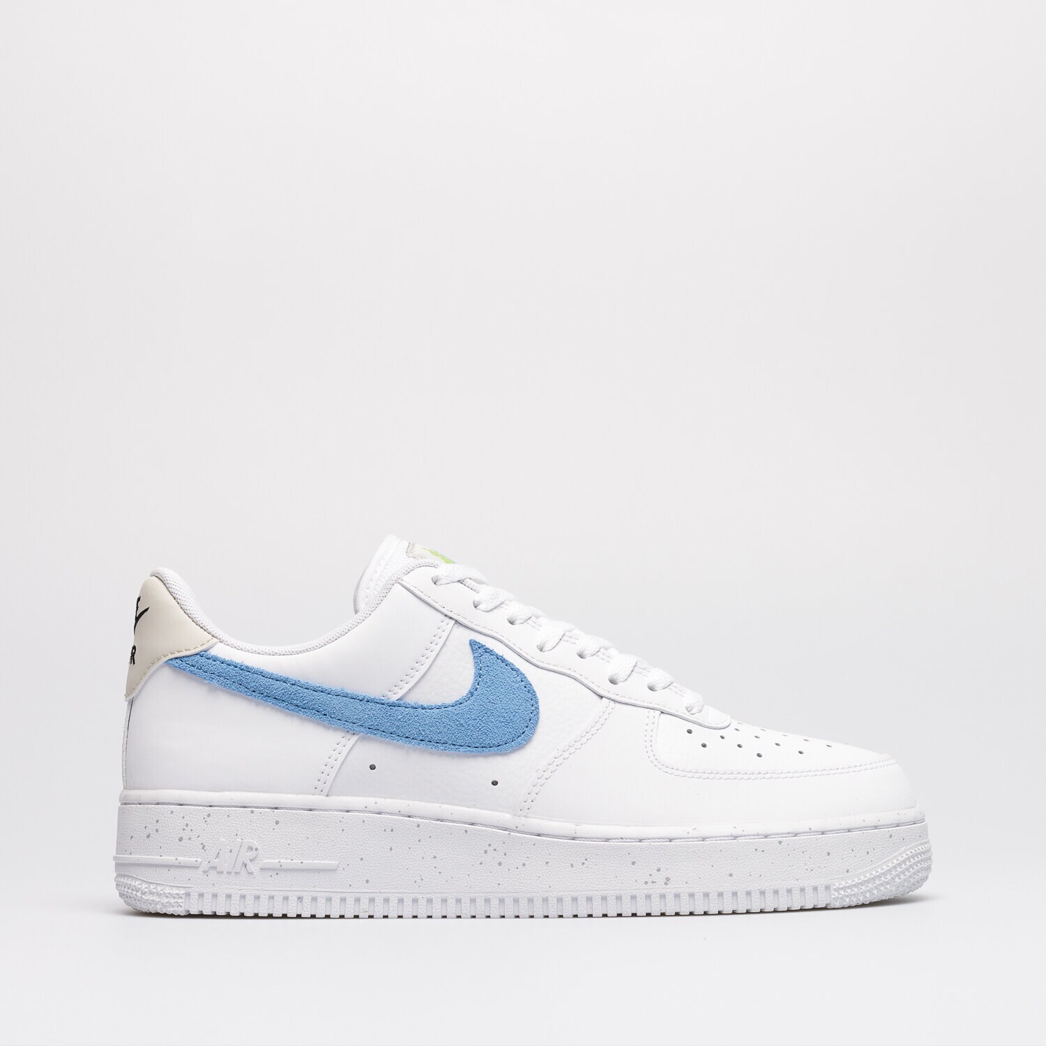 Barbați pantofi sport NIKE AIR FORCE 1 '07  DV3491-100 Alb
