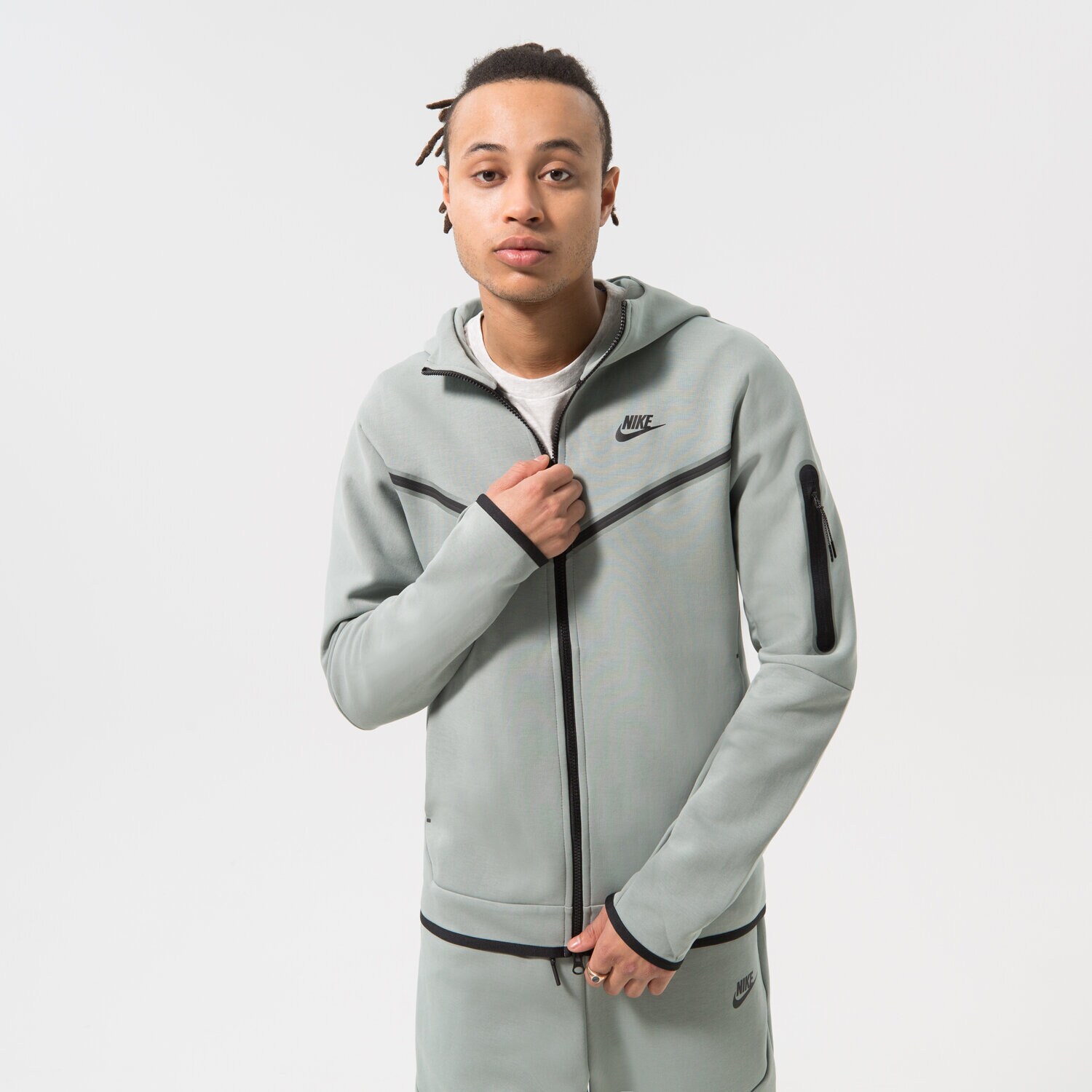 Bărbați bluză NIKE BLUZĂ SPORTSWEAR TECH FLEECE CU4489-330 Gri
