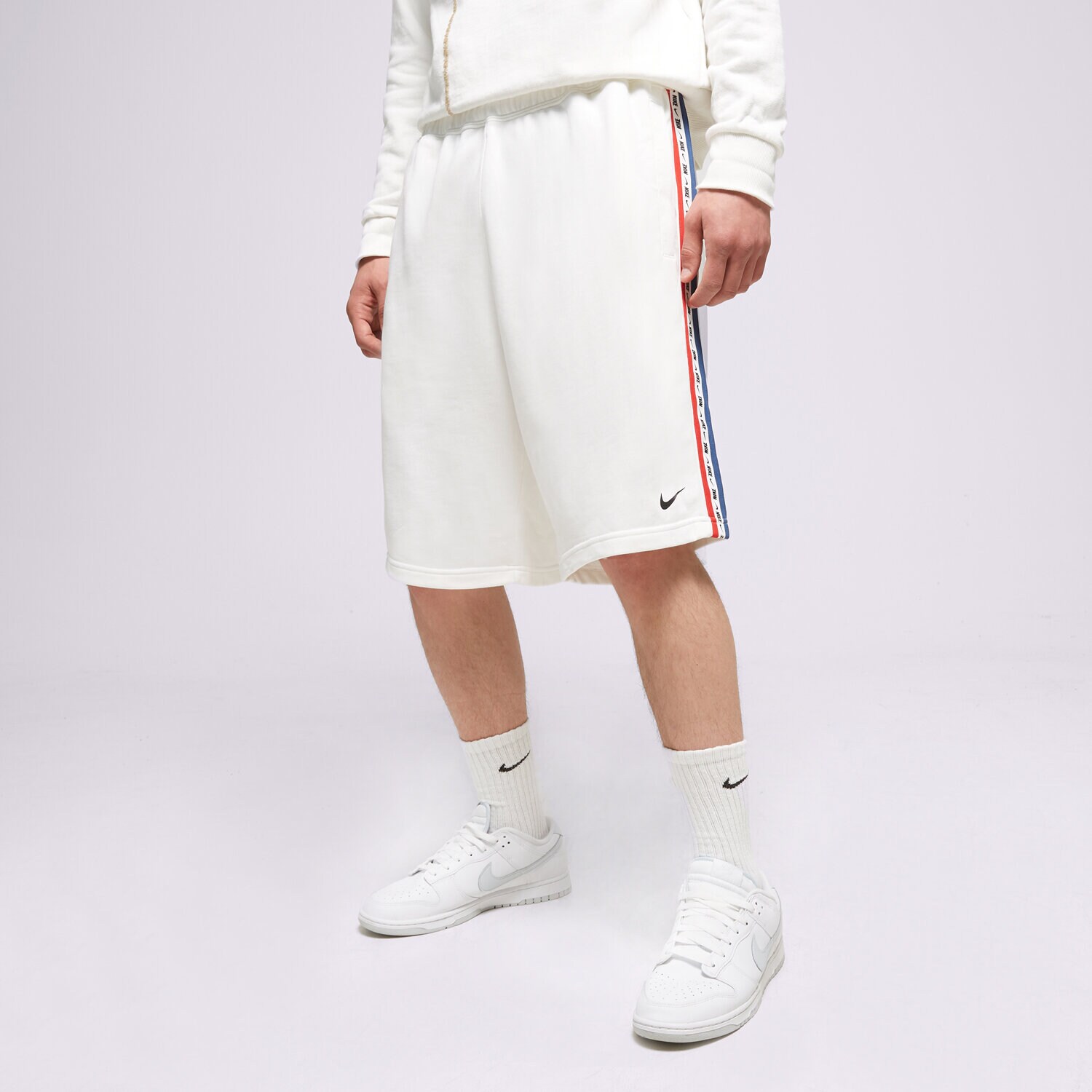 Femei pantaloni scurți NIKE PANTALONI SCURȚI TAPE SHORTS DR9973-100 Alb