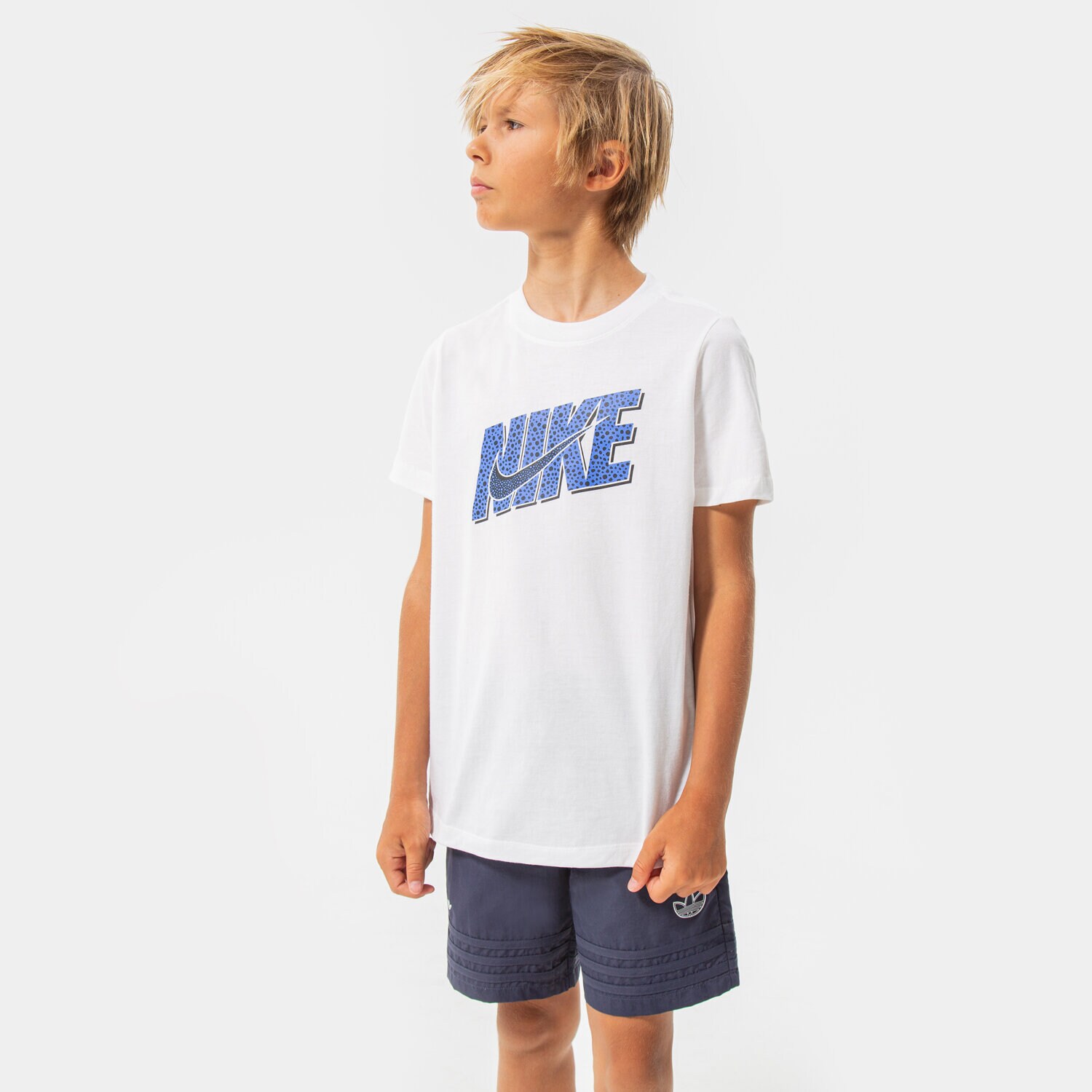 Copii tricou NIKE TRICOU U NSW TEE CORE BUSTIERĂNDMARK 4 BOY DO1825-100 Alb