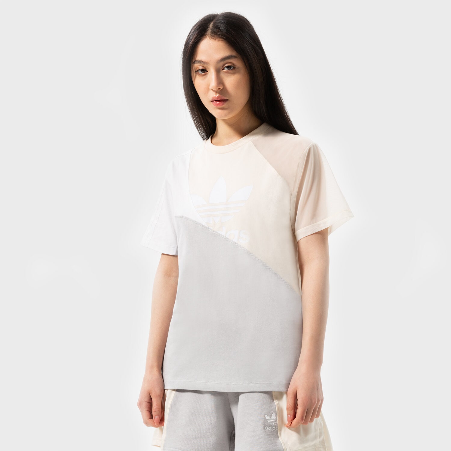 Femei tricou ADIDAS TRICOU HC7041 Gri