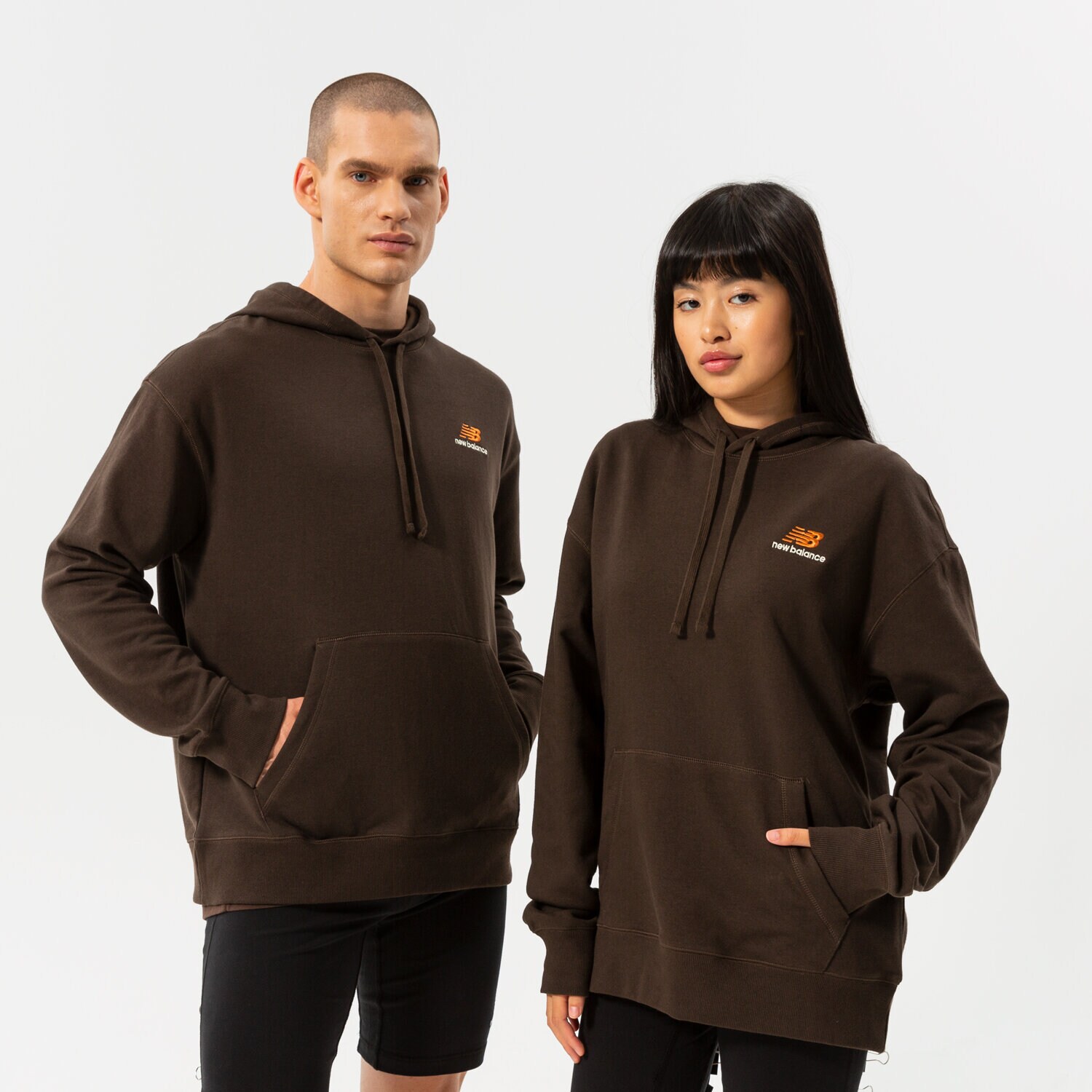 Femei bluză NEW BALANCE BLUZĂ CU GLUGĂ NB ESSENTIALS UNI-SSENTIALS PO HO UT21500RHE Maro