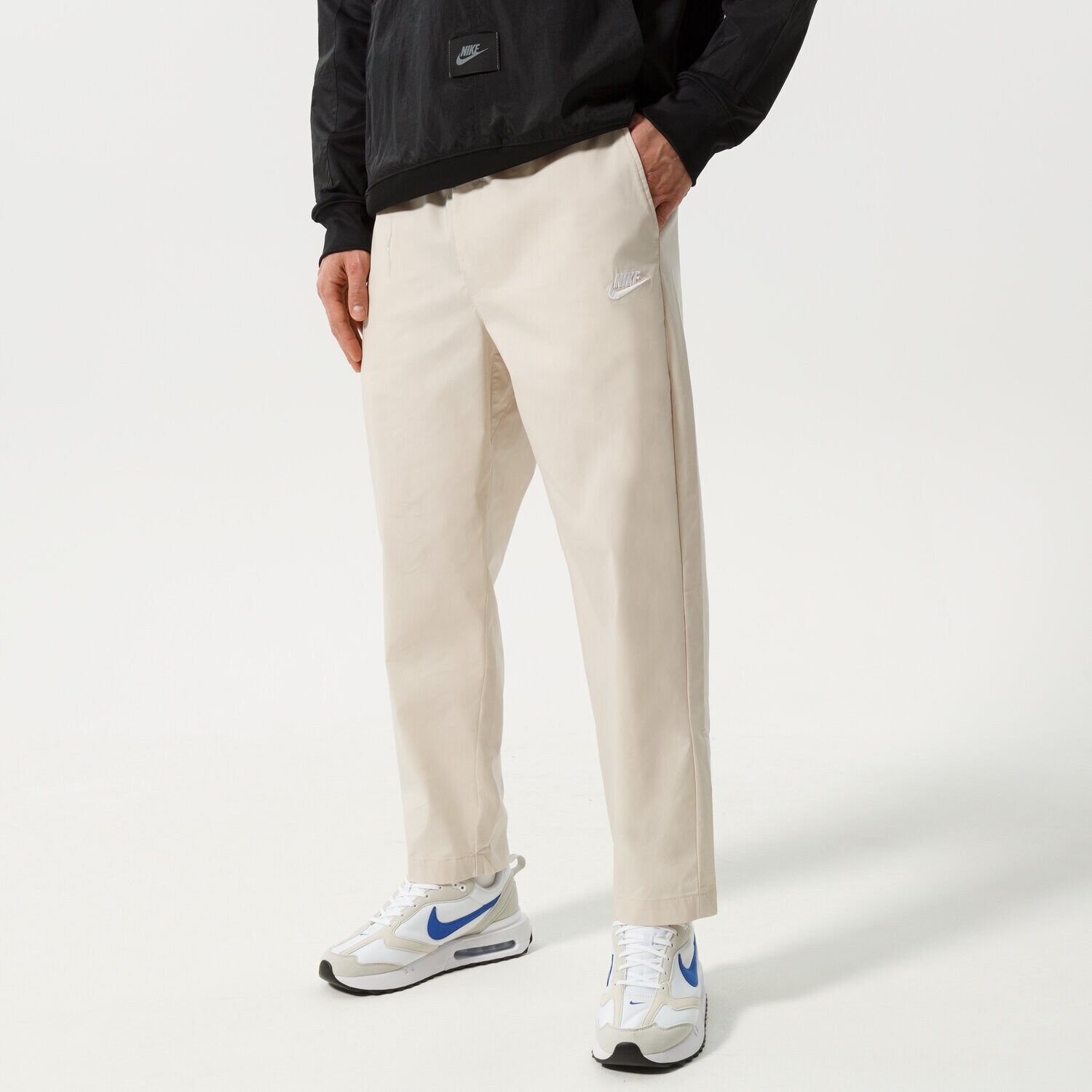 Bărbați pantaloni NIKE PANTALONI  M NSW SPE WVN UL SNEAKER PANT DM6823-104 Gri