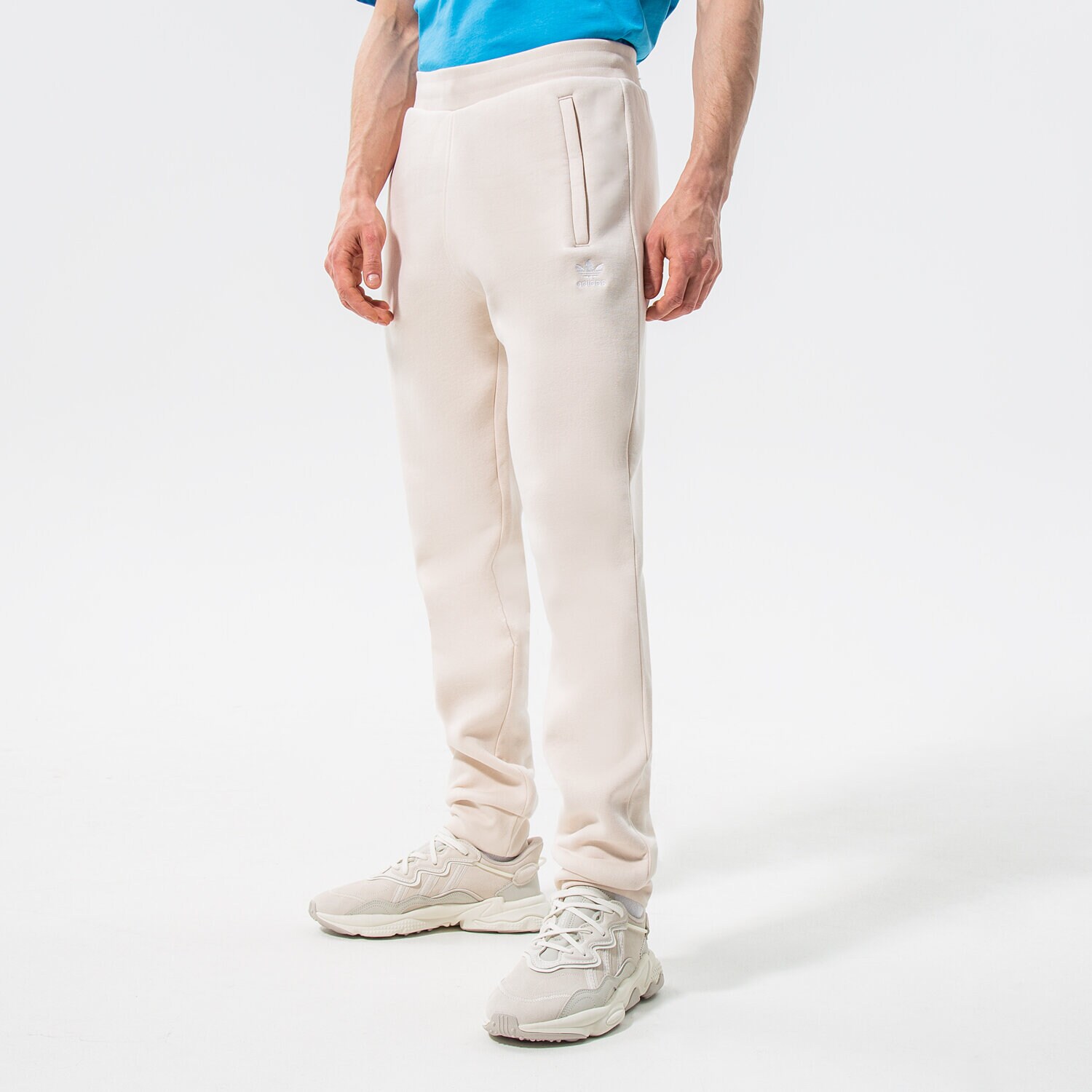 Bărbați pantaloni ADIDAS PANTALONI  ESSENTIALS PANT HE9410 Bej