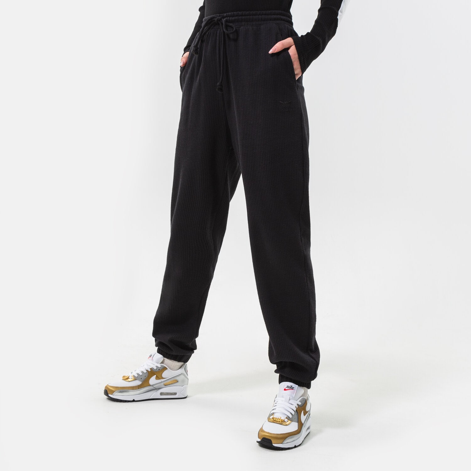 Femei pantaloni ADIDAS PANTALONI  RIB CUFFED PANT HE9505 Negru