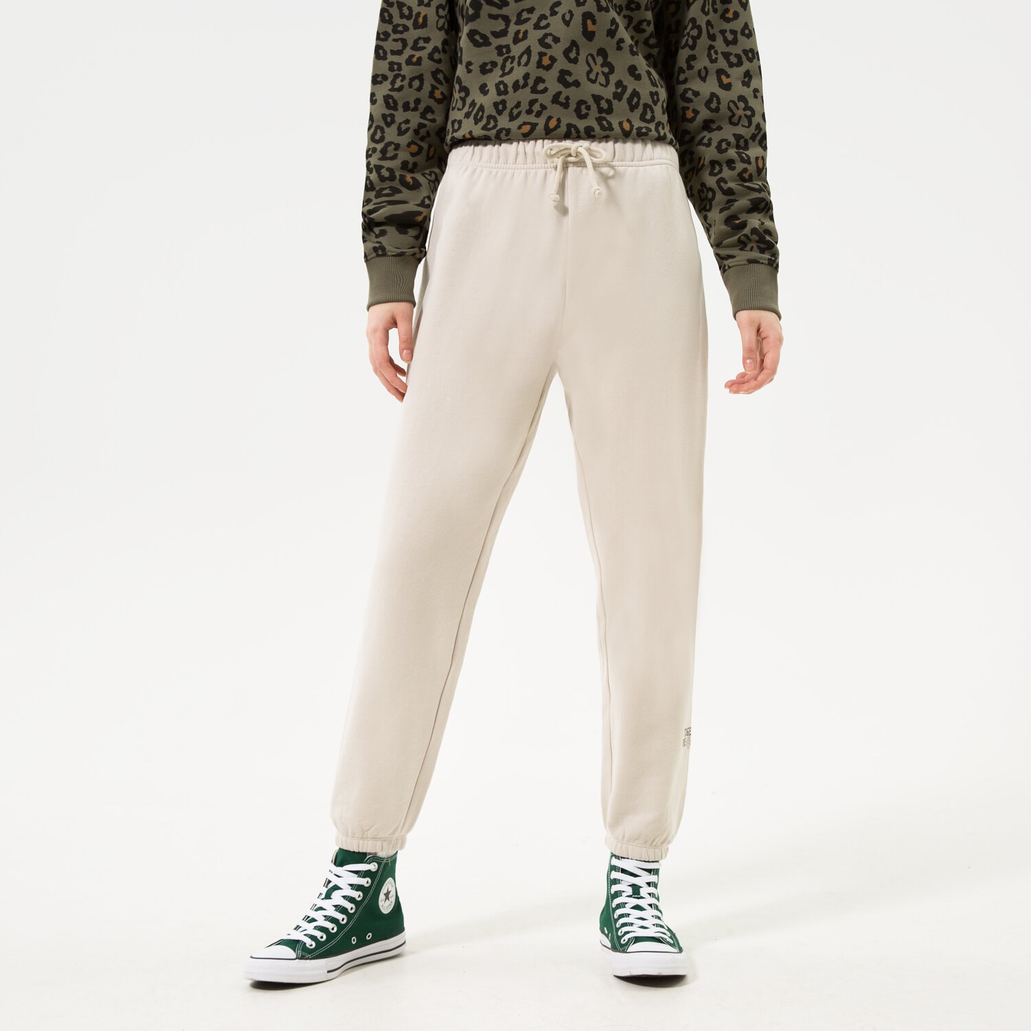 Femei pantaloni VANS PANTALONI  EARTH PEACE VANS SWEATPANT OATMEAL VN00036X2N11 Bej