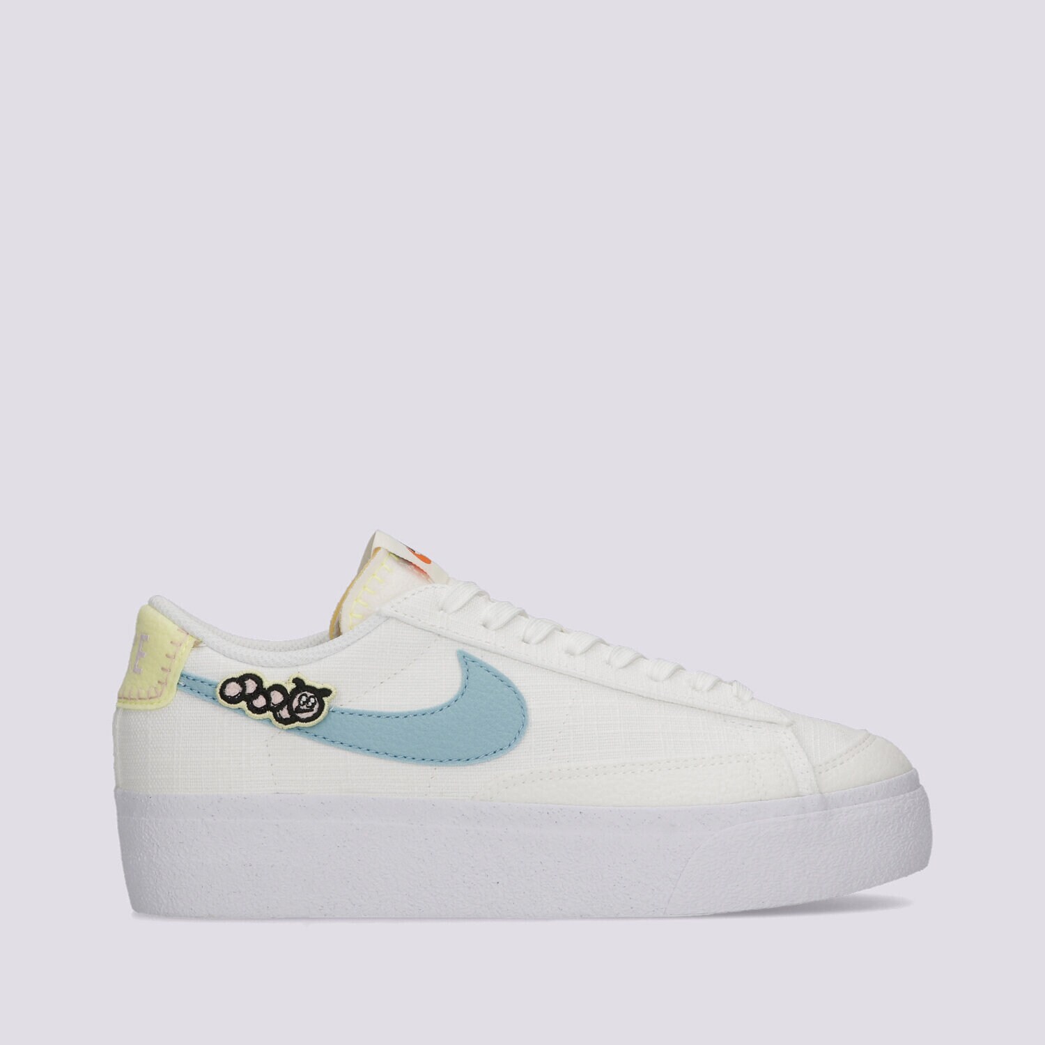 Femei pantofi sport NIKE BLAZER LOW PLATFORM NEXT NATURE DJ6376-100 Alb