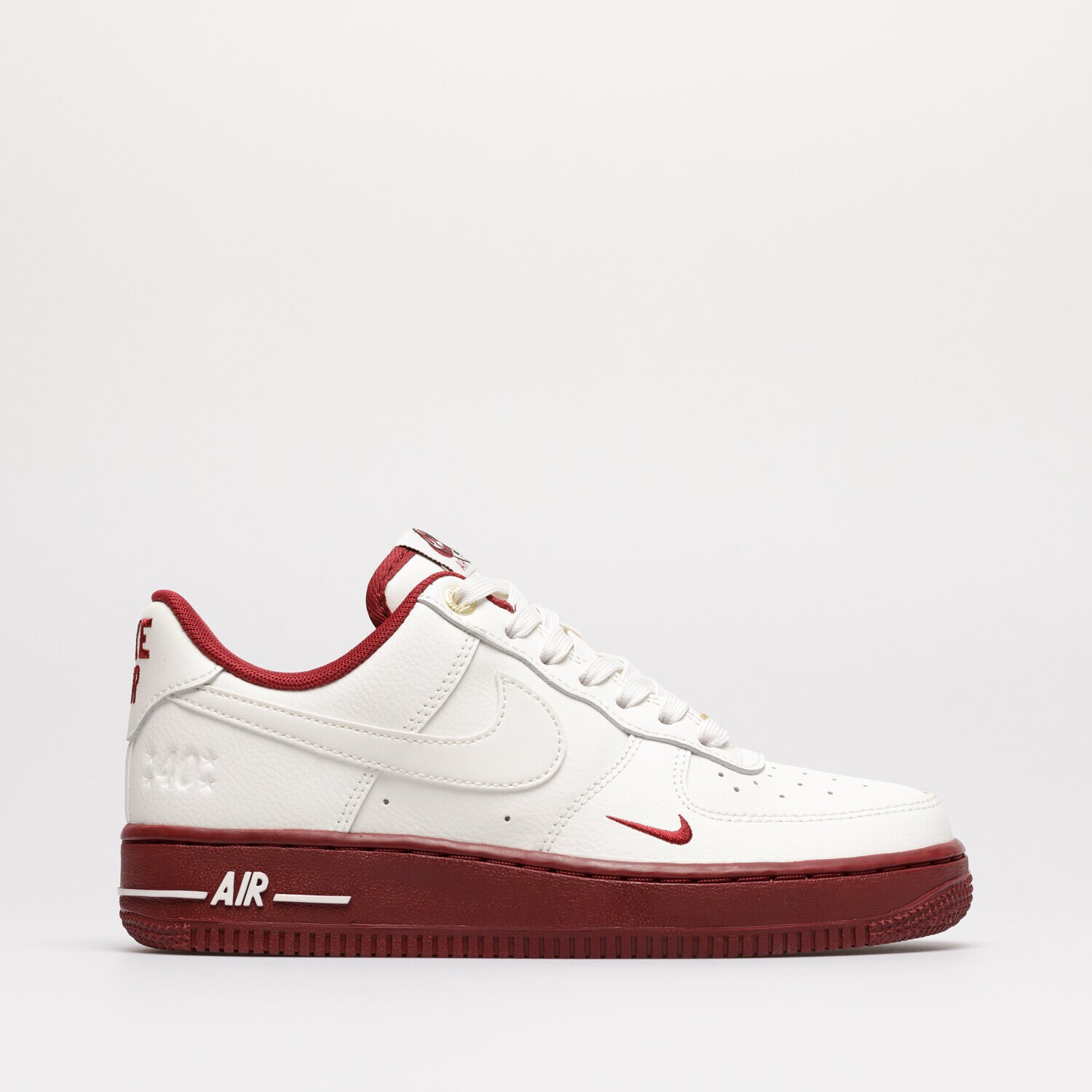 Femei pantofi sport NIKE AIR FORCE 1 '07 SE DQ7582100 Alb