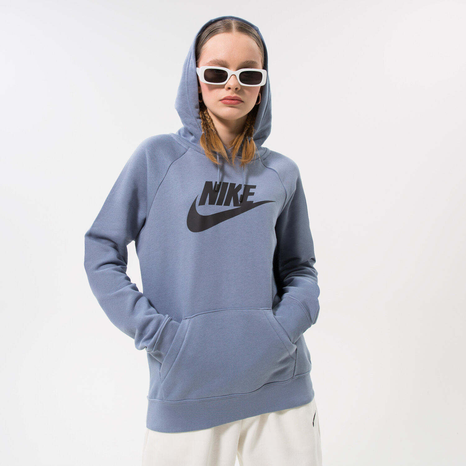Femei bluză NIKE BLUZĂ CU GLUGĂ W NSW ESSNTL HOODIE PO HBR DX2319-493 Albastru