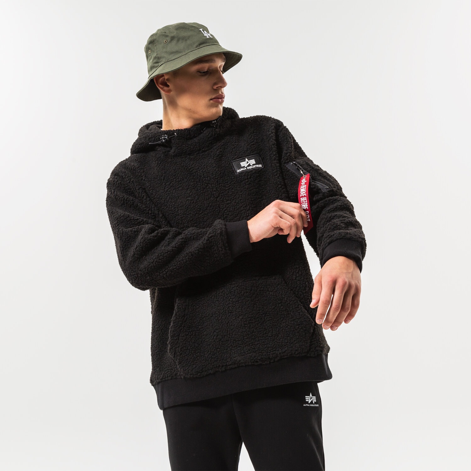 Bărbați bluză ALPHA INDUSTRIES BLUZĂ CU GLUGĂ TEDDY 118330-03 Negru
