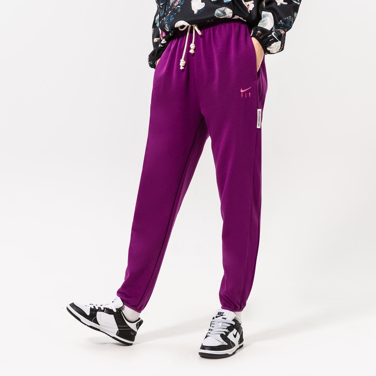 Femei pantaloni NIKE PANTALONI  W NK DF STANDARD ISSUE PANT NBA DA6465-503 Violet