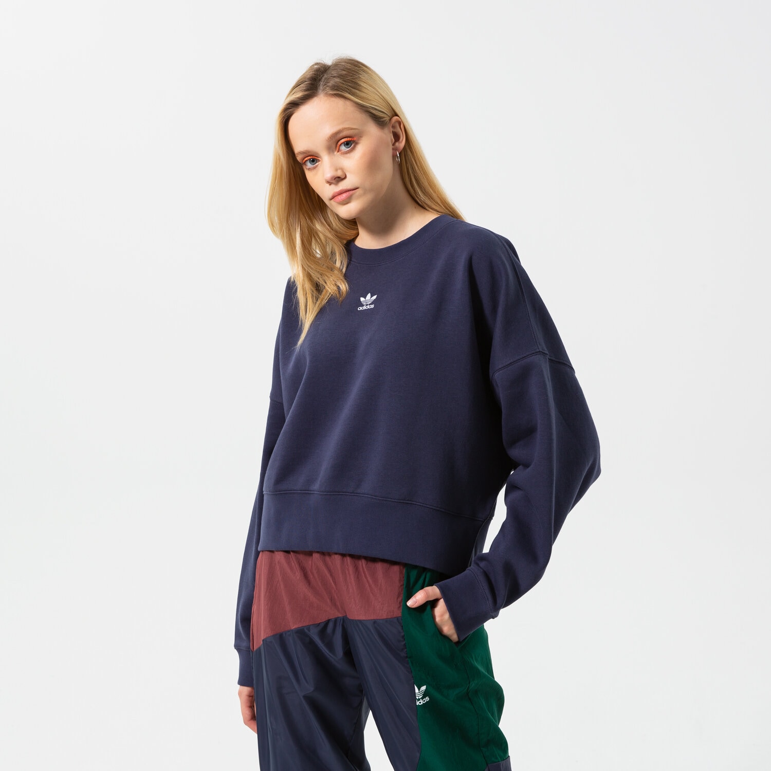 Femei bluză ADIDAS BLUZĂ SWEATSHIRT HF7481 Bleumarin