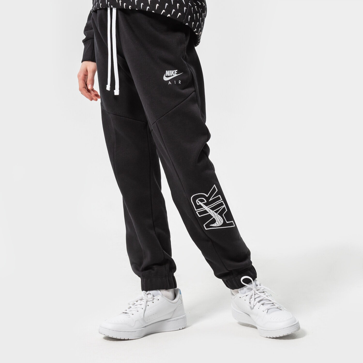 Pantaloni pentru copii NIKE PANTALONI  G NSW AIR FT PANT GIRL DM8373-010 Negru