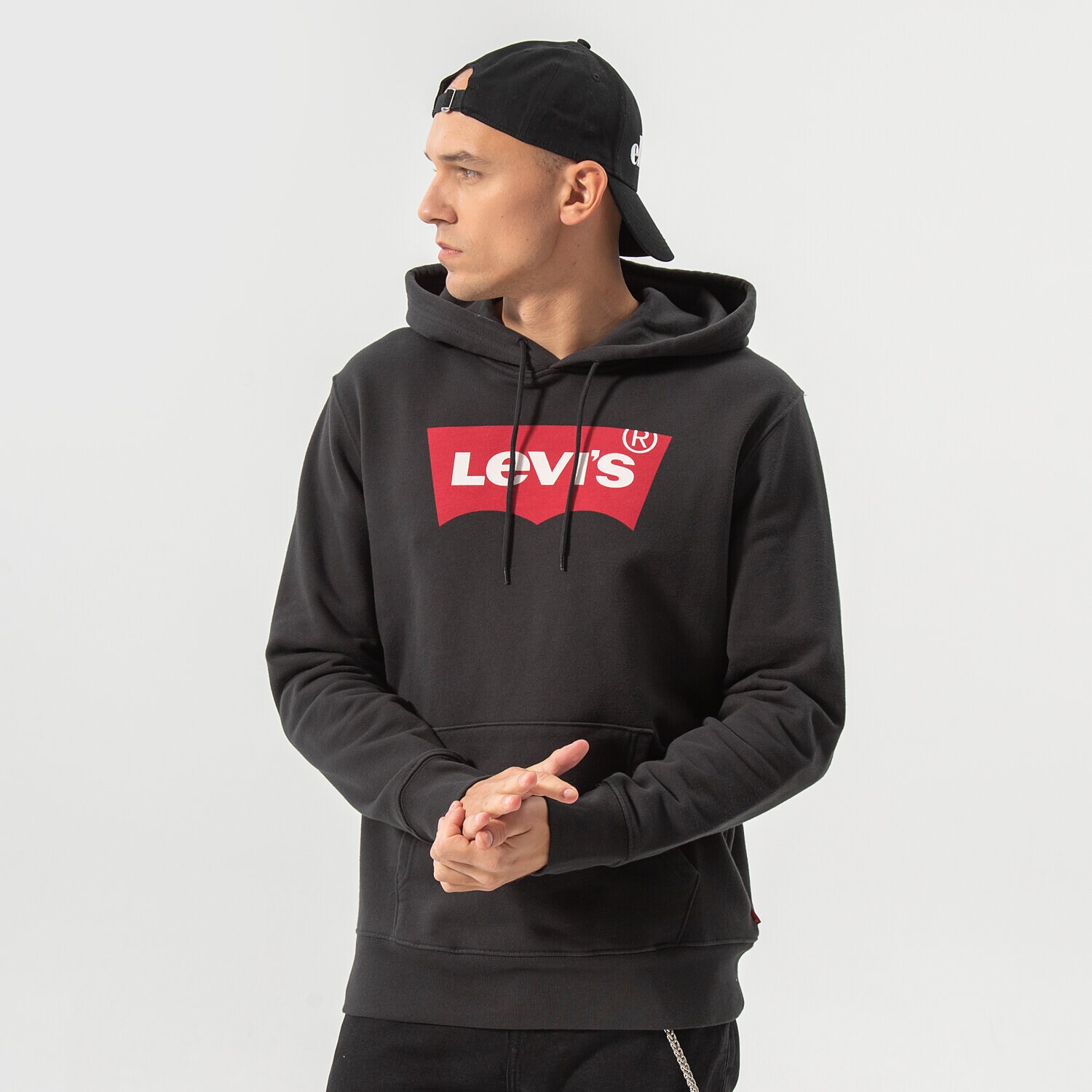 Bărbați bluză LEVI'S BLUZĂ CU GLUGĂ STANDARD GRAPHIC HOODIE 38424-0001 Negru