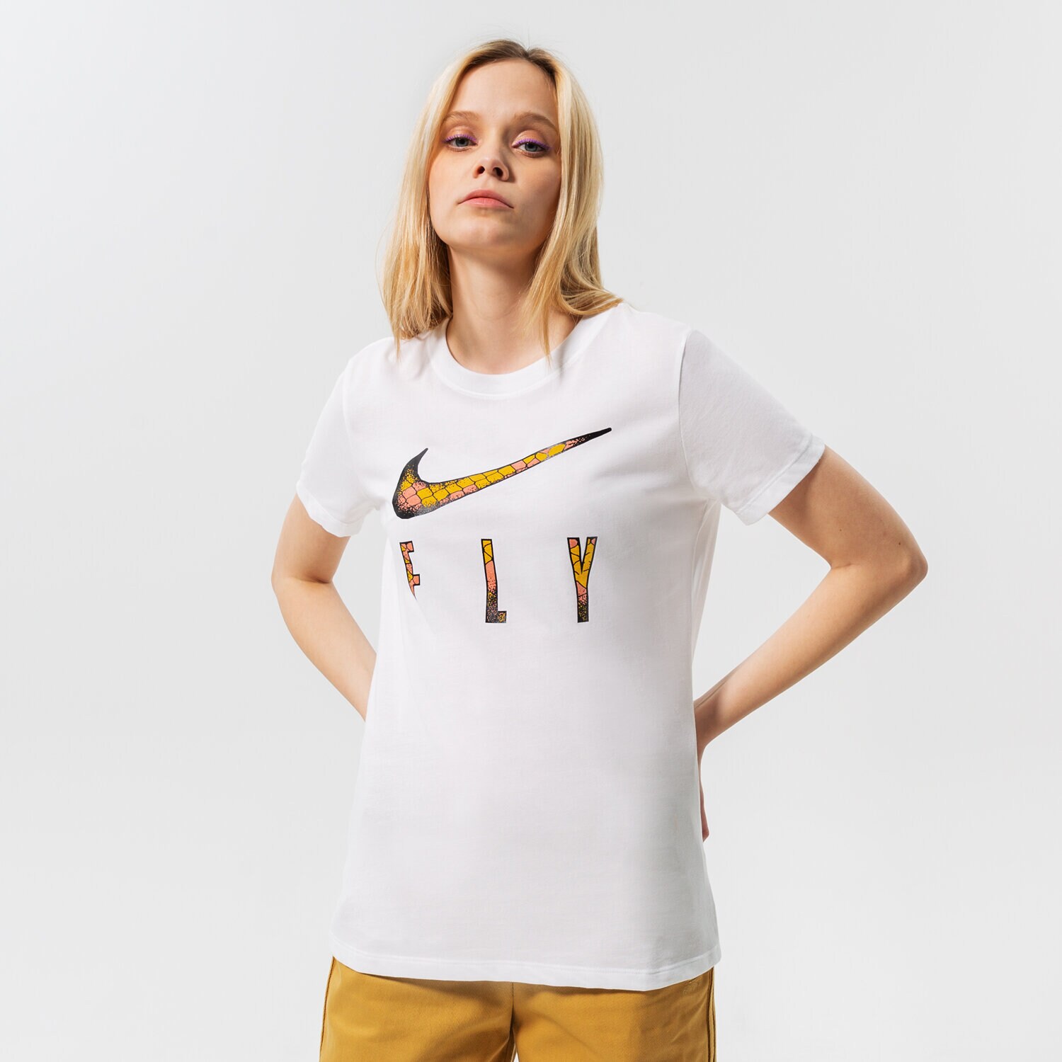 Femei tricou NIKE TRICOU W NK DF SWSH FLY SSNL SS TEE NBB DN3048-100 Alb