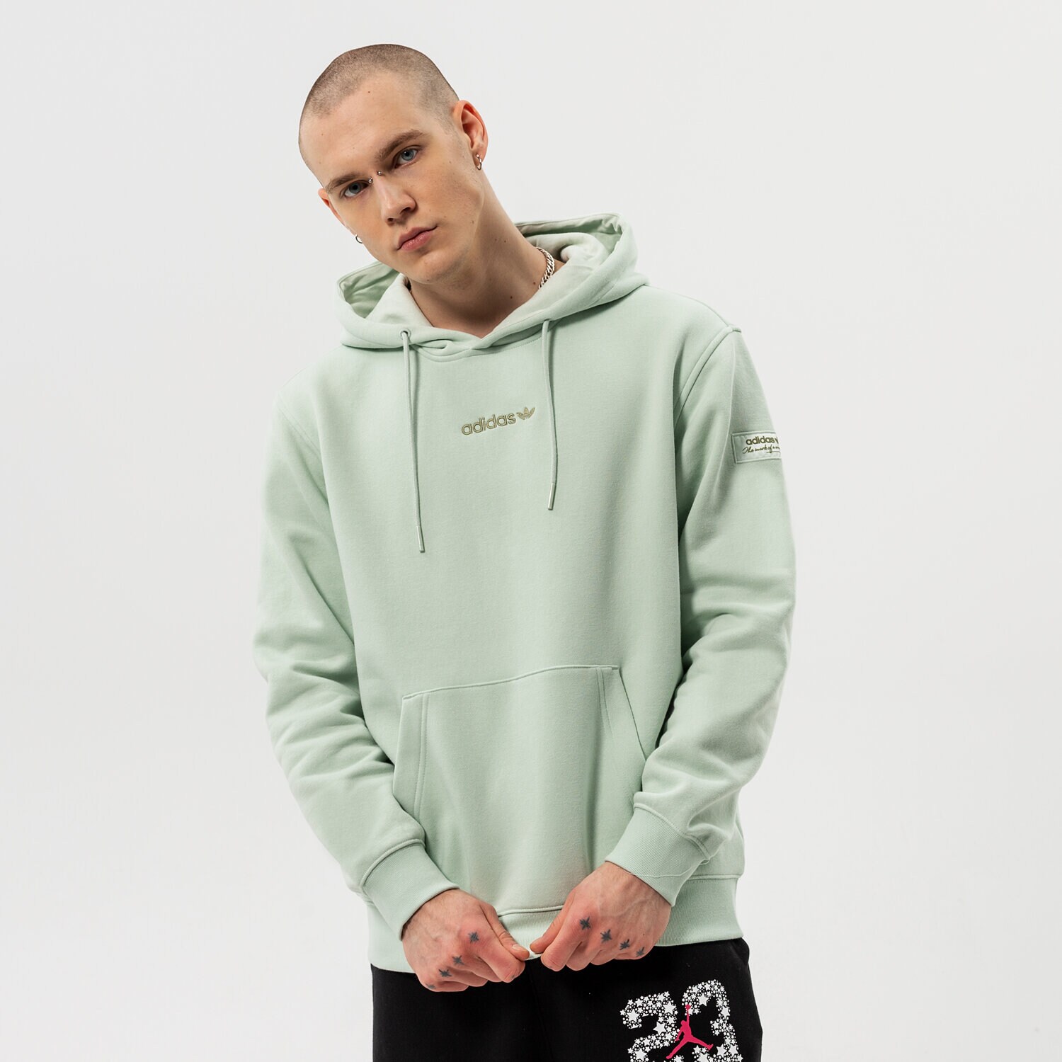 Bărbați bluză ADIDAS BLUZĂ CU GLUGĂ TREFOIL LINEAR LABEL HOODIE HM2653 Alb