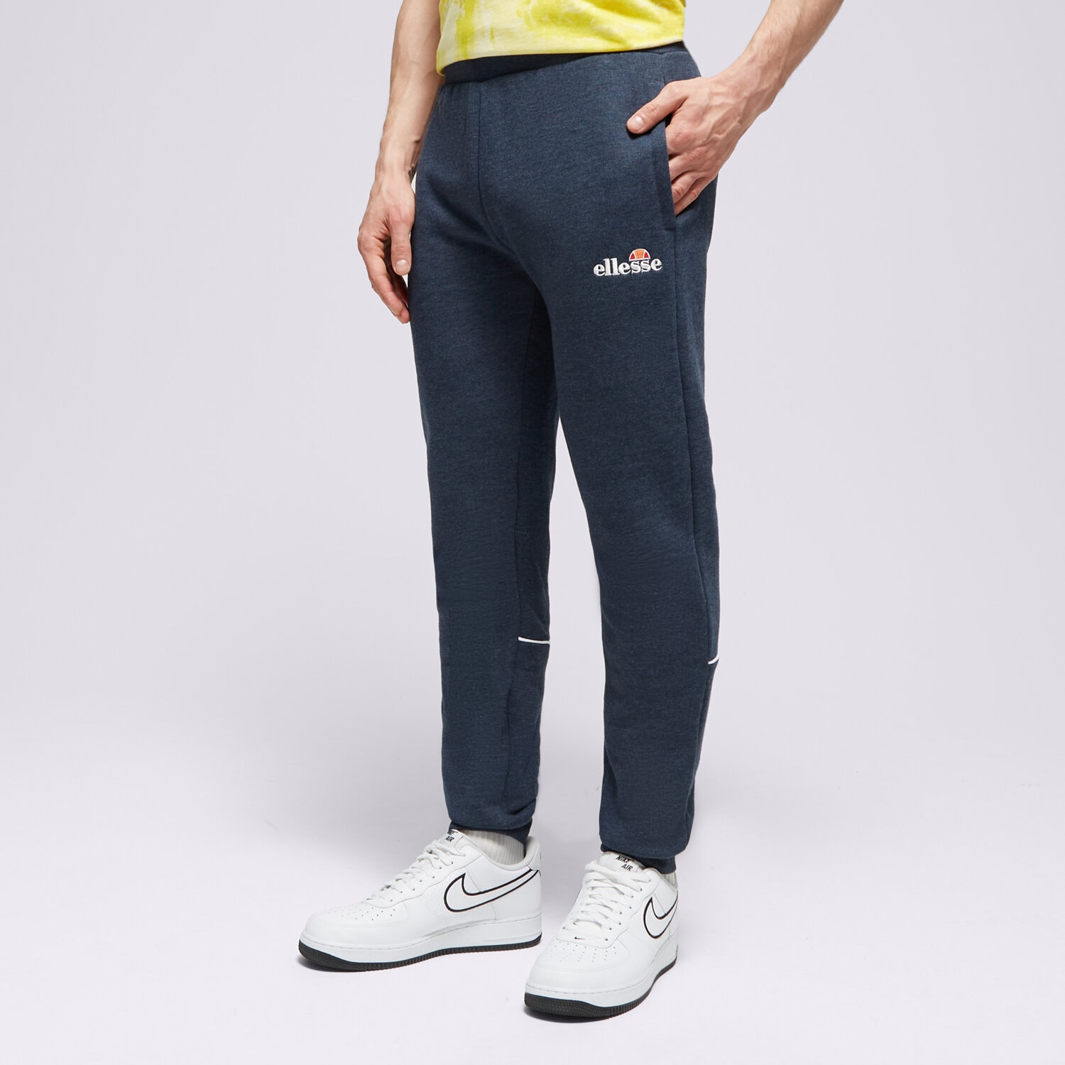 Bărbați pantaloni ELLESSE PANTALONI  ROACH JOGGER NVY MRL SJD11972430 Bleumarin