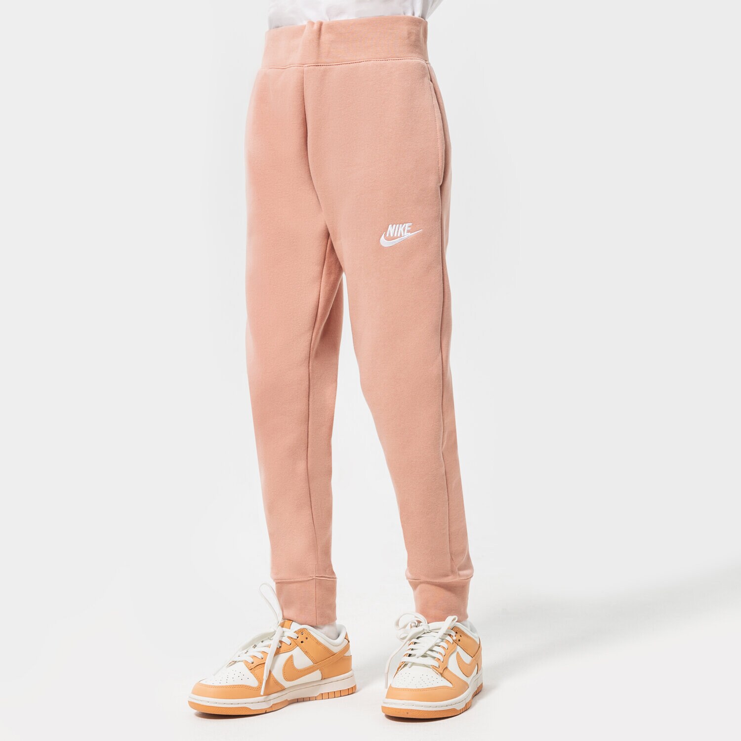 Pantaloni pentru copii NIKE PANTALONI  NIKE SPORTSWEAR CLUB FLEECE GIRL DC7207-609 Roz