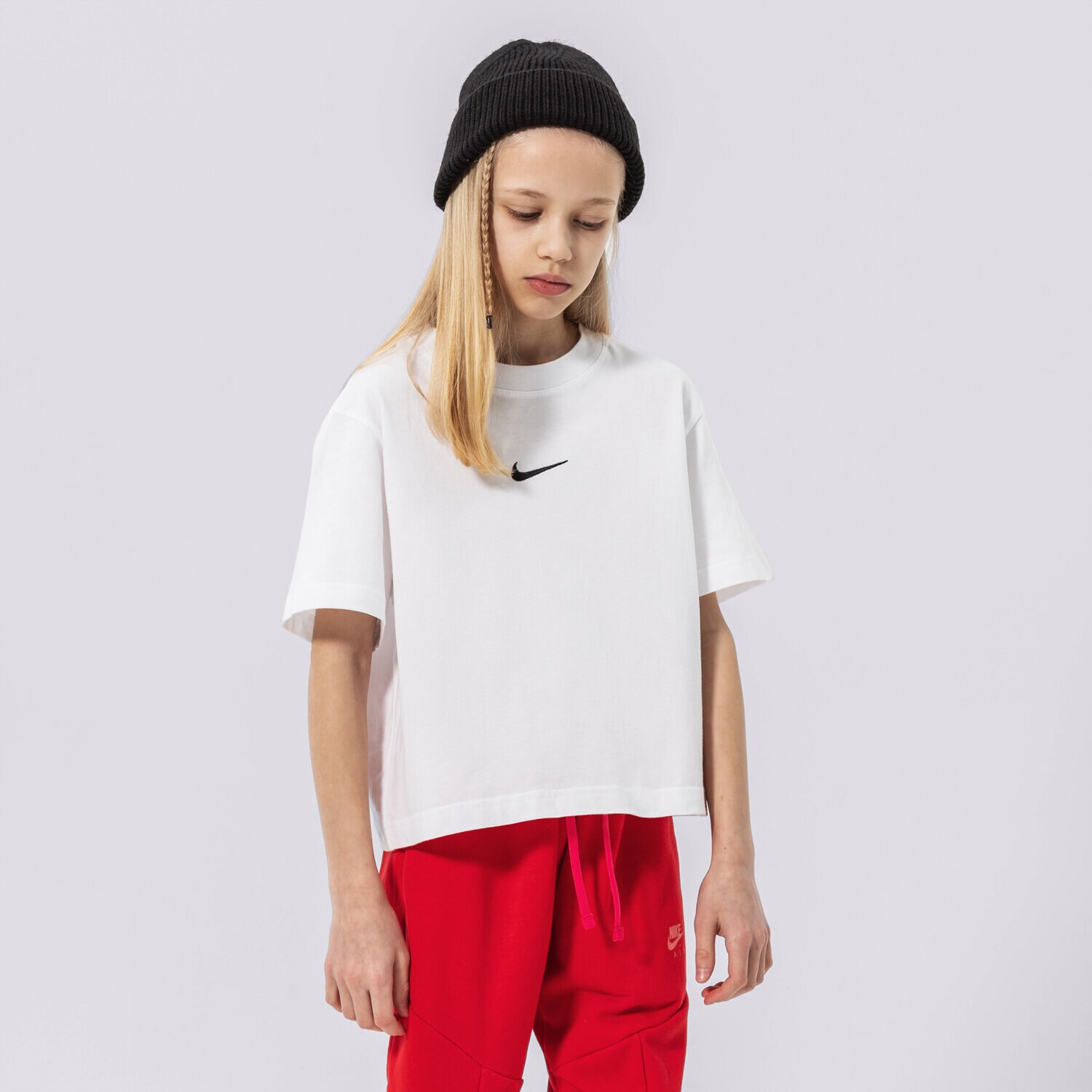 Copii tricou NIKE GIRLS' ESSENTIAL BOXY TRICOU JUNIOR GIRL DH5750-100 Alb