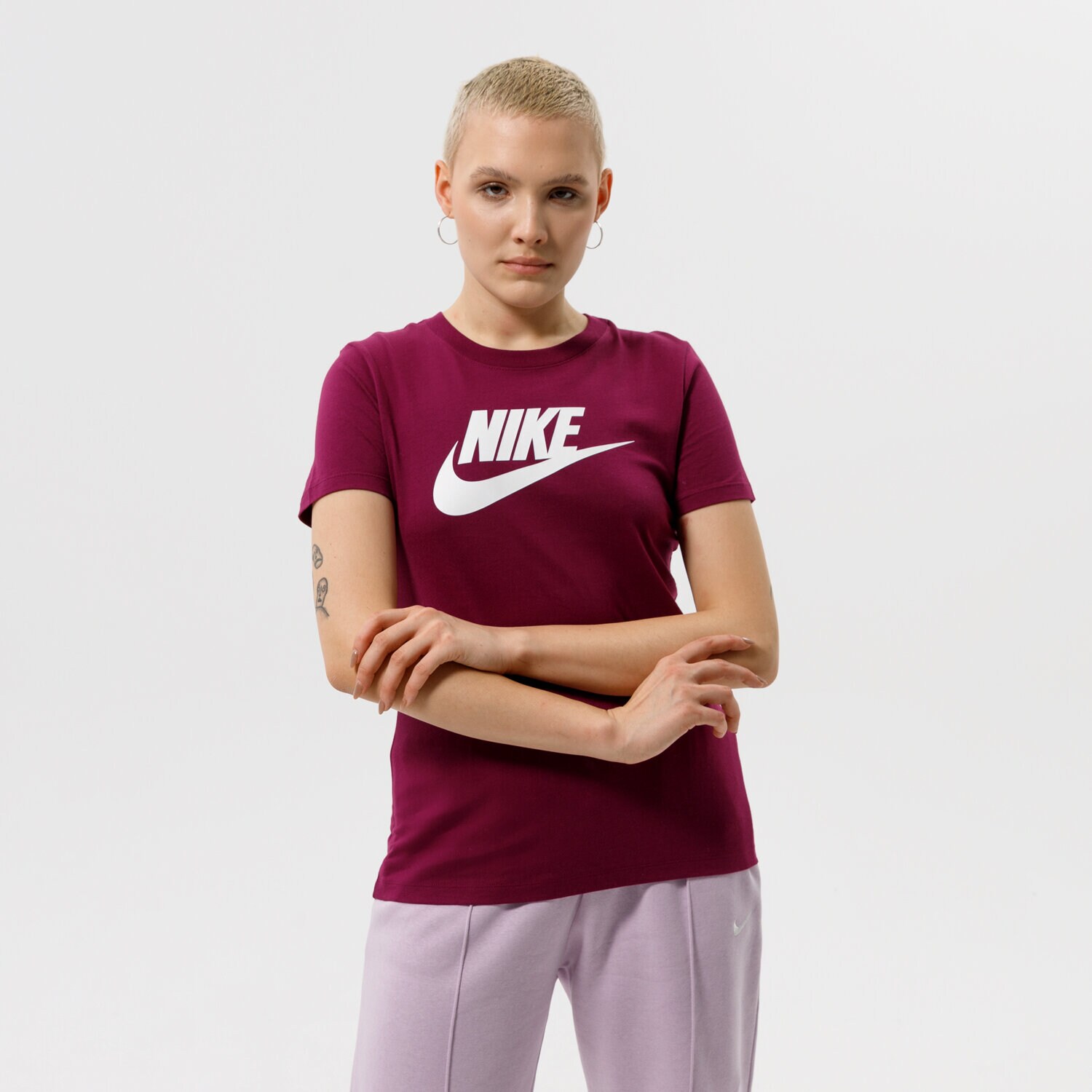 Femei tricou NIKE TRICOU NIKE SPORTSWEAR ESSENTIAL BV6169-610 Bordo