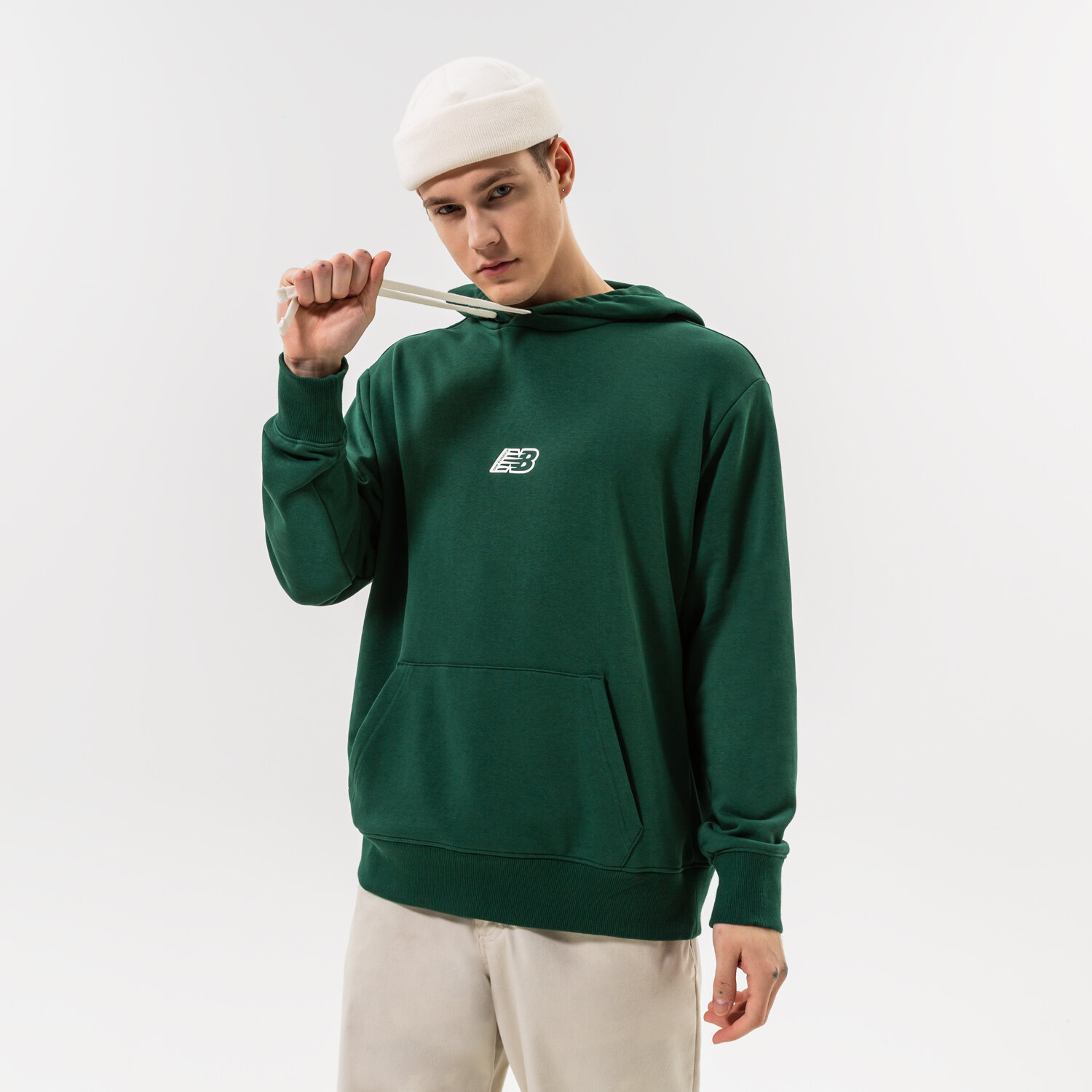 Bărbați bluză NEW BALANCE BLUZĂ CU GLUGĂ NB ESSENTIALS FLEECE MT23511NWG Verde