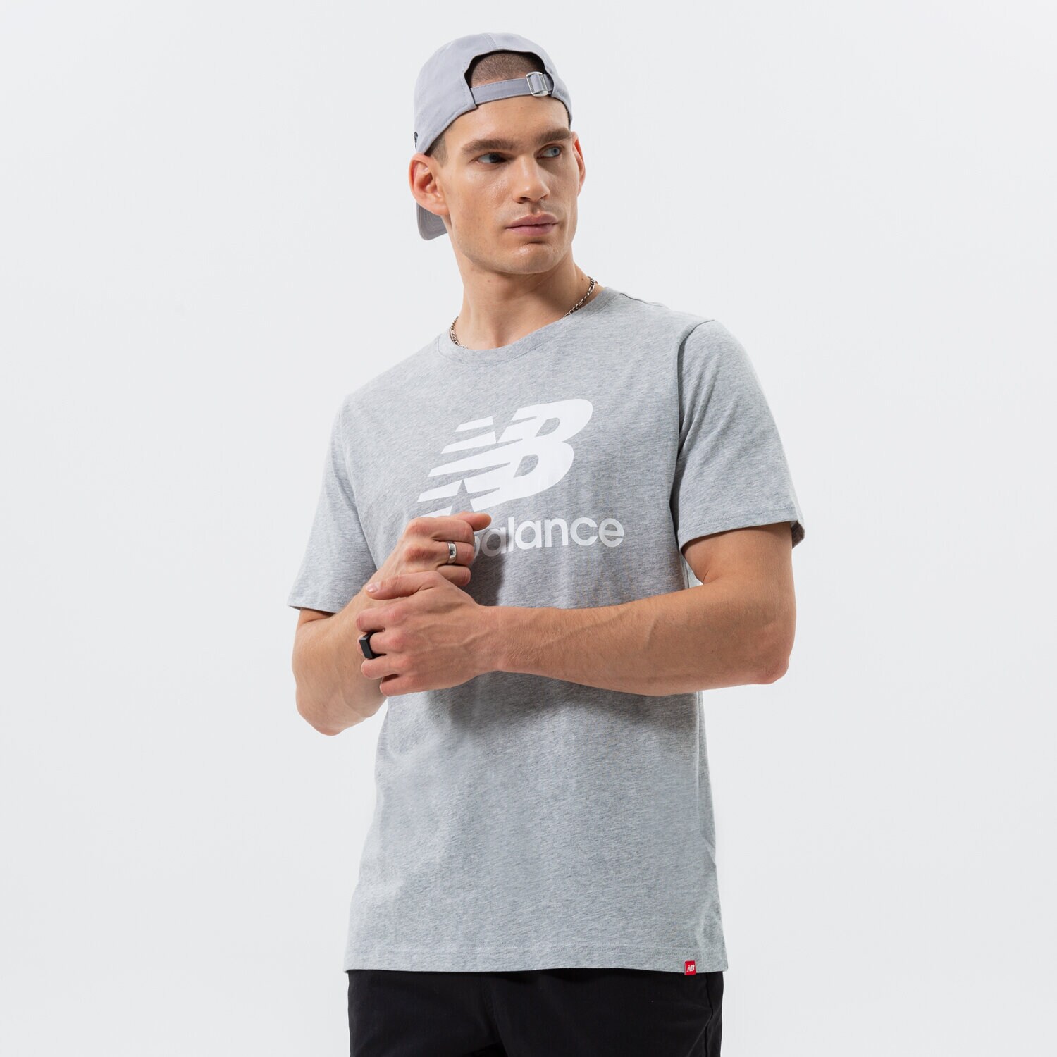 Bărbați tricou NEW BALANCE TRICOU ESSENTIALS STACKED LOGO TEE MT01575AG Gri