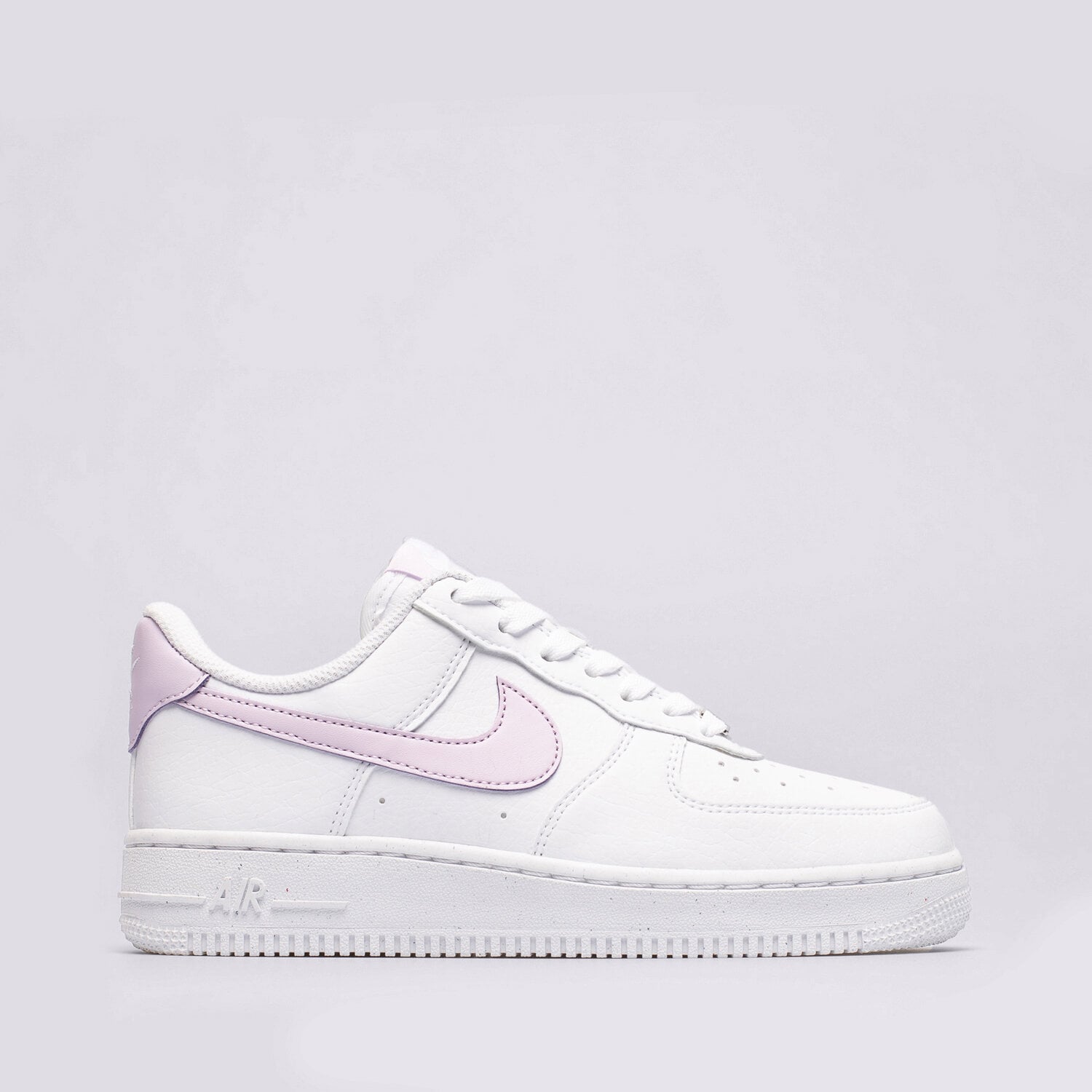 Femei pantofi sport NIKE AIR FORCE 1 '07 NEXT NATURE DN1430-105 Alb