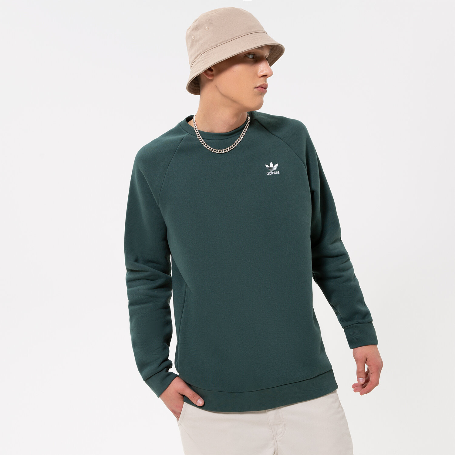 Bărbați bluză ADIDAS BLUZĂ ESSENTIAL CREW HJ7993 Verde