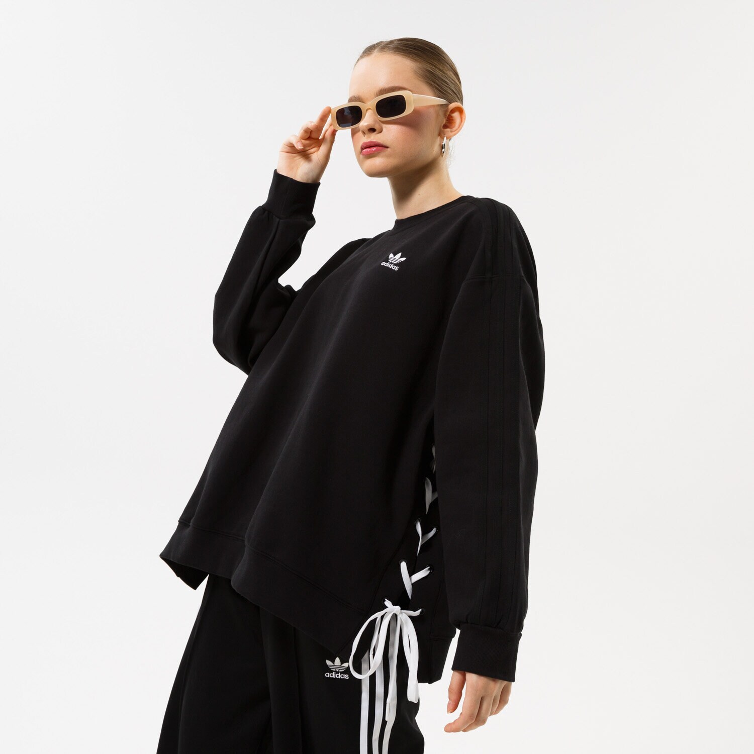 Femei bluză ADIDAS BLUZĂ LACED CREW HK5055 Negru