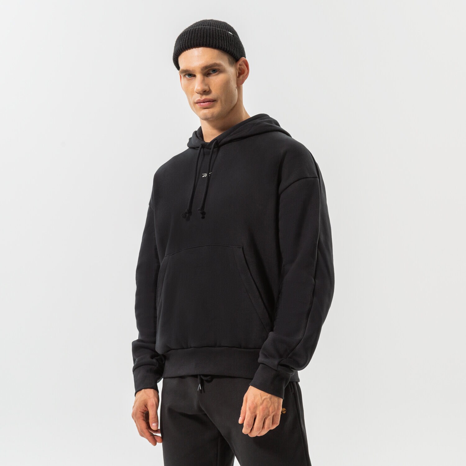 Bărbați bluză REEBOK BLUZĂ CU GLUGĂ CLASSIC ESSENTIAL HOODIE HM3120 Negru