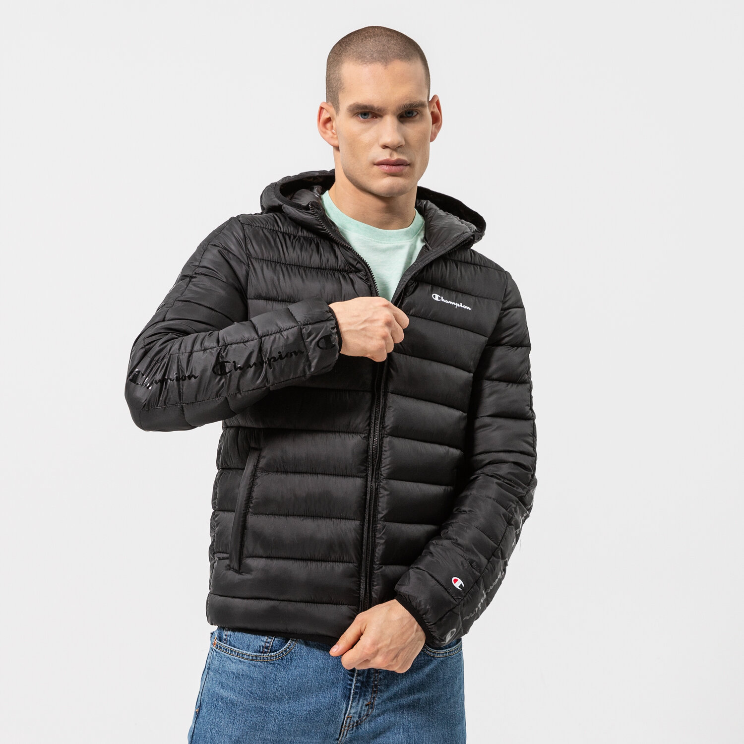 Bărbați eacă de iarnă CHAMPION JACHETĂ DE IARNĂ HOODED JACKET 216647KK001 Negru