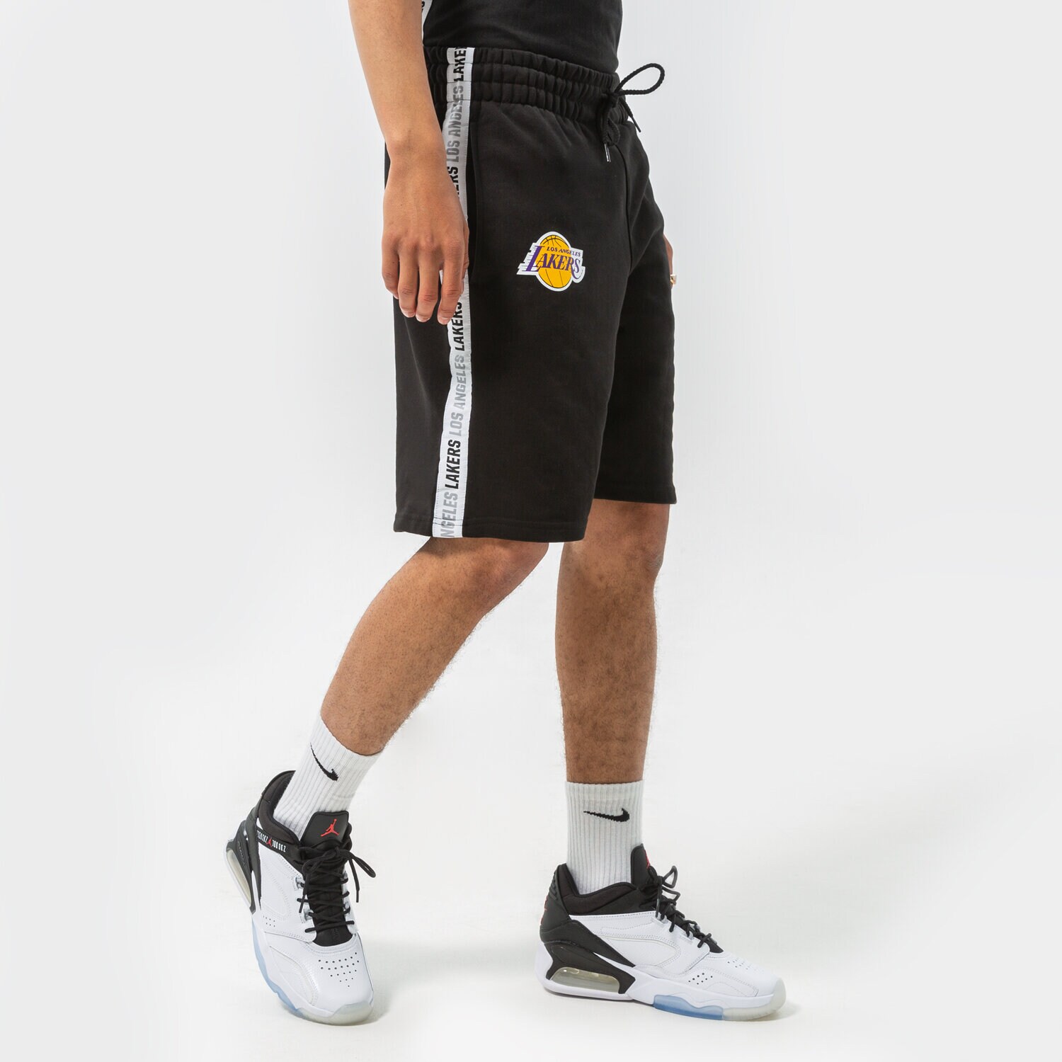 Femei pantaloni scurți NEW ERA PANTALONI SCURȚI NBA TAPING LAKERS BLK 13083900 Negru