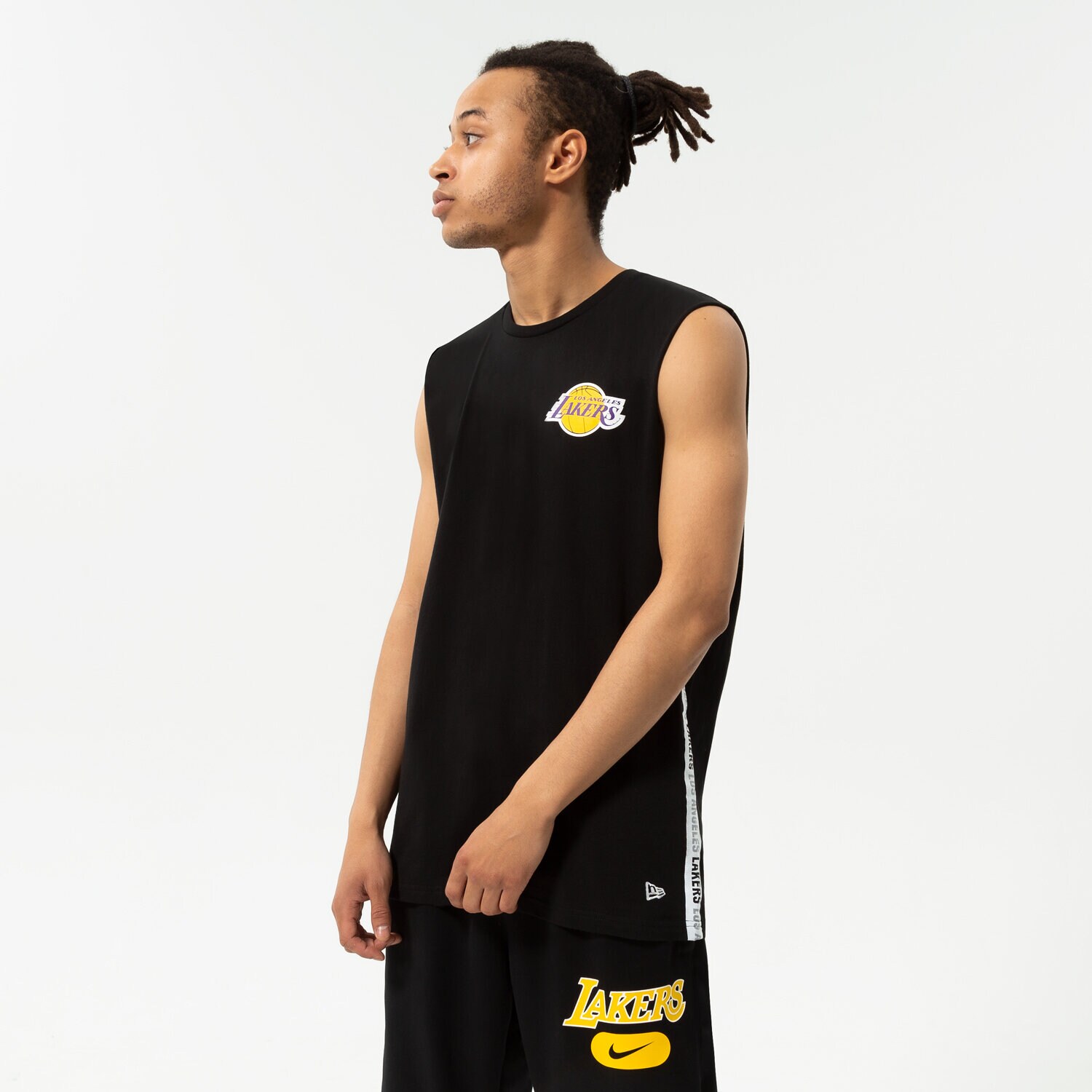 Bărbați tricou NEW ERA MAIOU NBA LEFT CHST LOGO LAKERS BLK 13083912 Negru