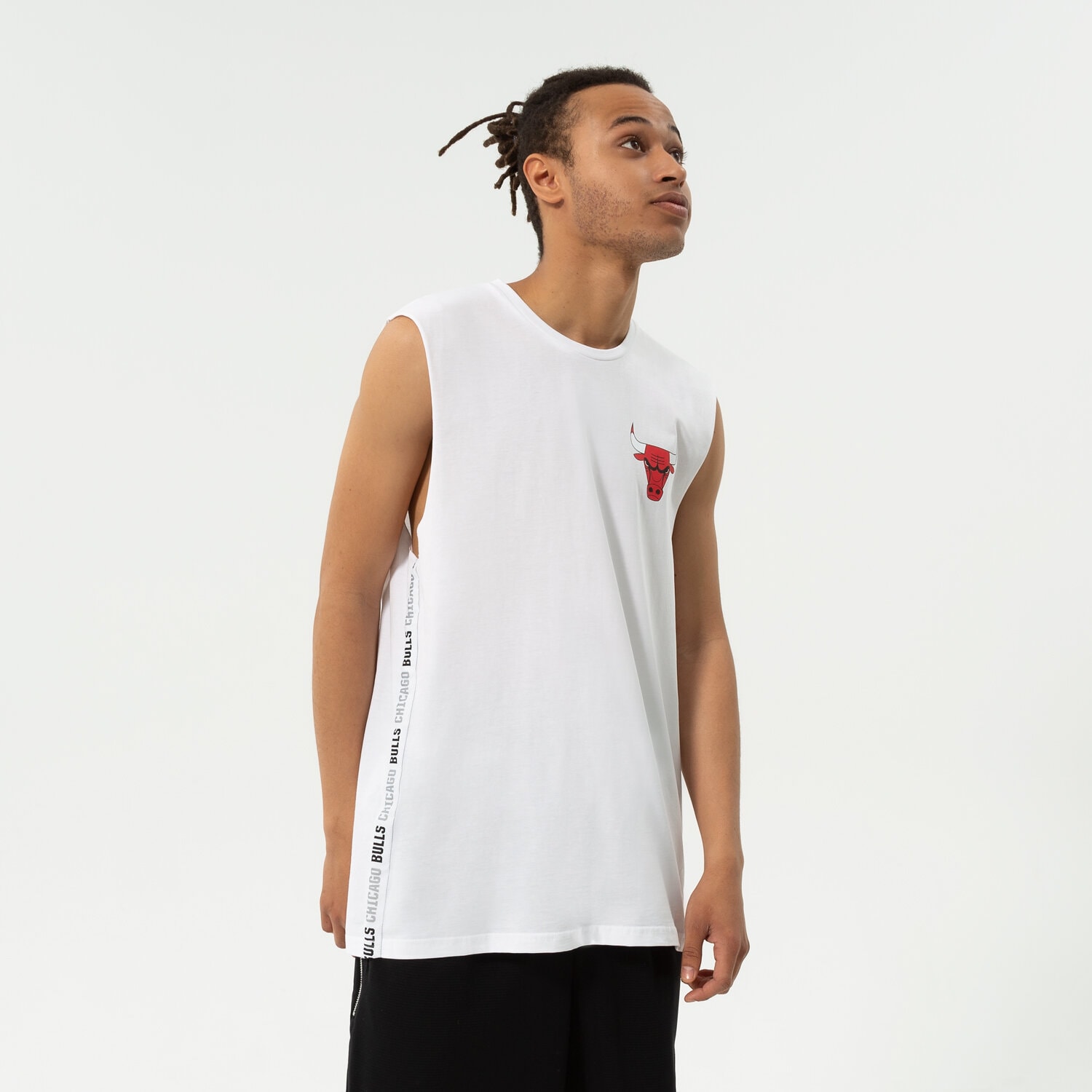 Bărbați tricou NEW ERA MAIOU NBA LOGO TAPING SLESS BULLS CHICAGO BULLS WHI 13083913 Alb