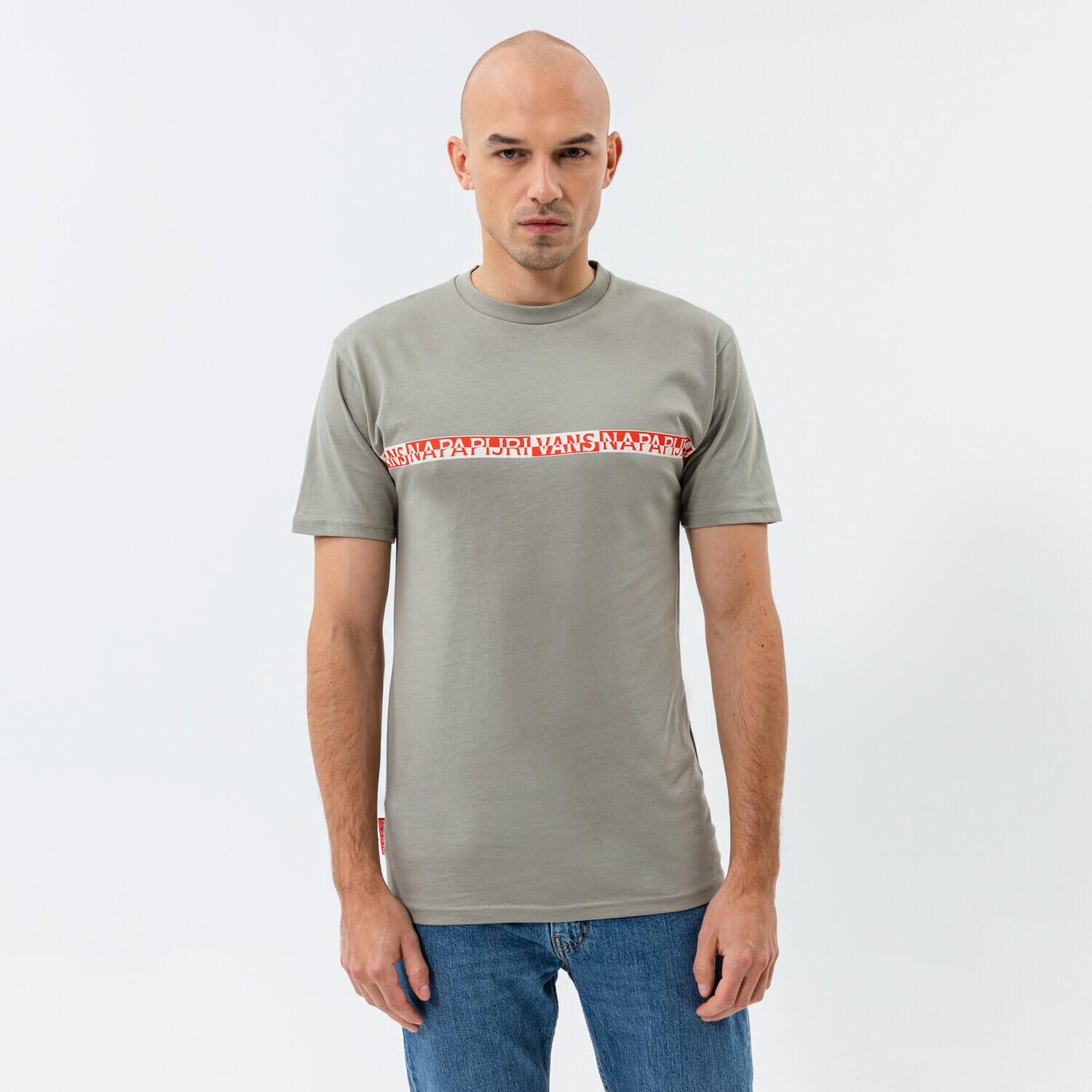 Bărbați tricou VANS TRICOU MN VANS X NAPAPIJRI SS VN0A541FYXM1 Gri