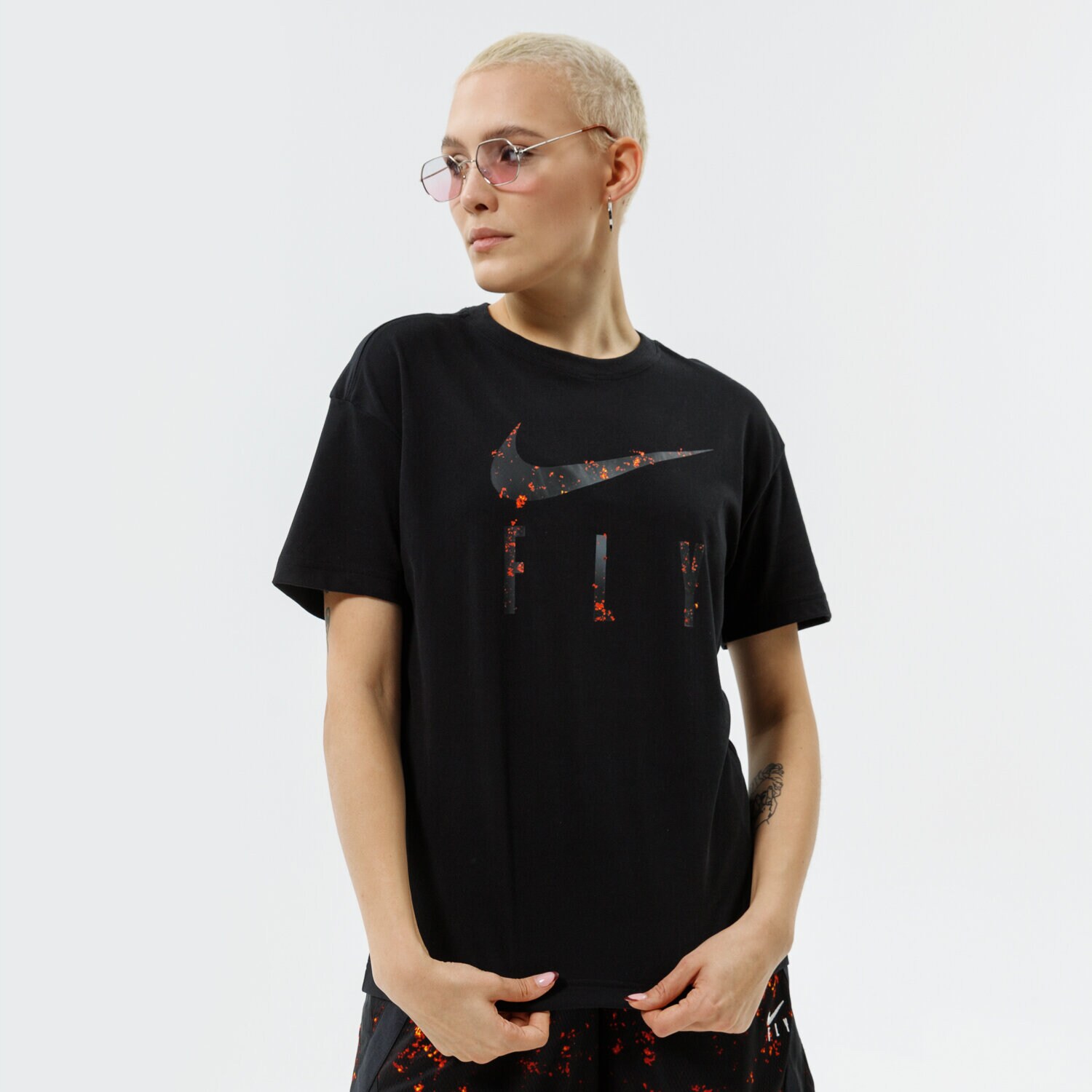 Femei tricou NIKE TRICOU W NK DF SSNL SWSH FLY SS TEE NBA DM2552-010 Negru