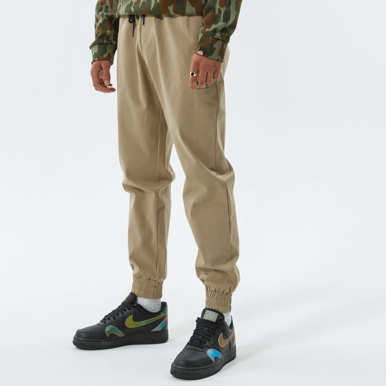 Bărbați pantaloni CONFRONT PANTALONI  TECH CITY PANTS BEIGE CF321SPM25001 Bej